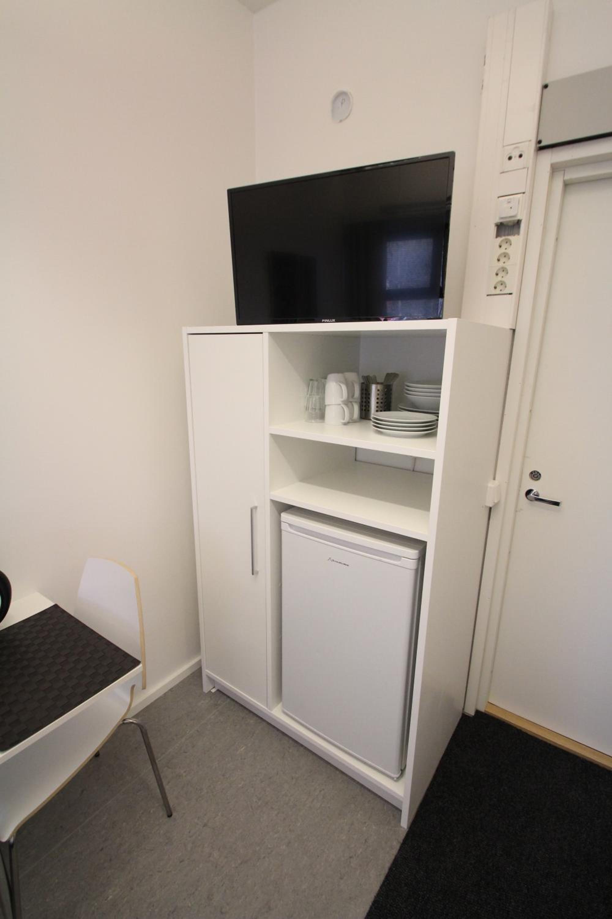 Single Room with Shared Bathroom photo 2