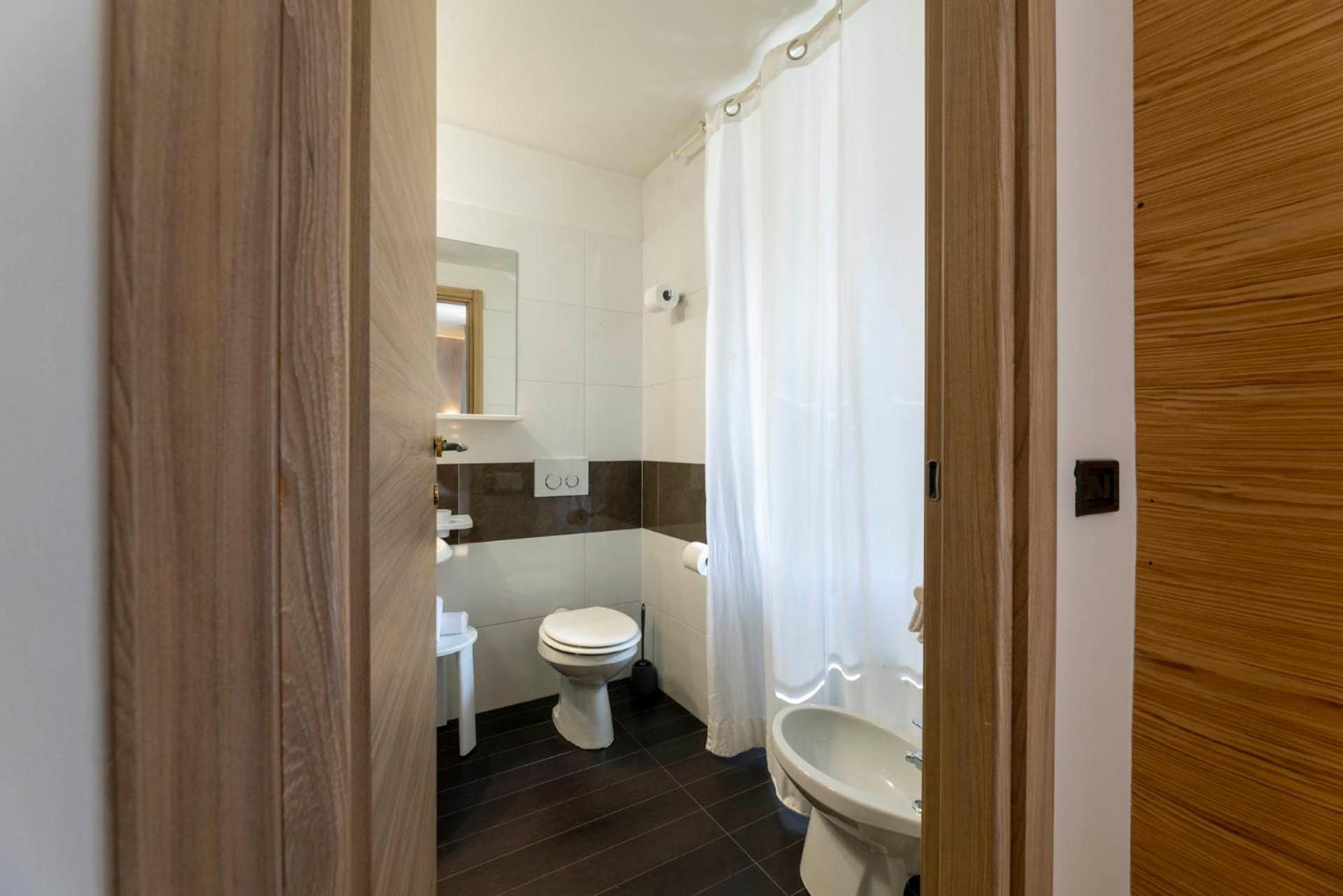 Standard Double or Twin Room with Balcony photo 2