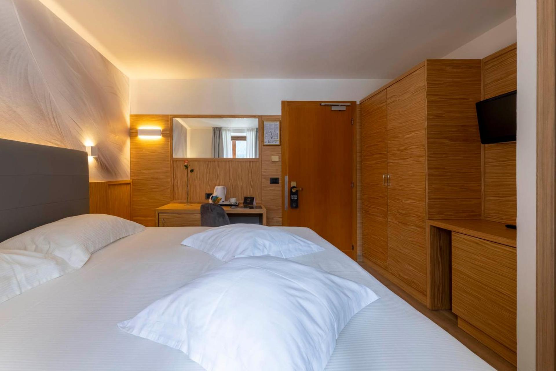 Standard Double or Twin Room with Balcony photo 3