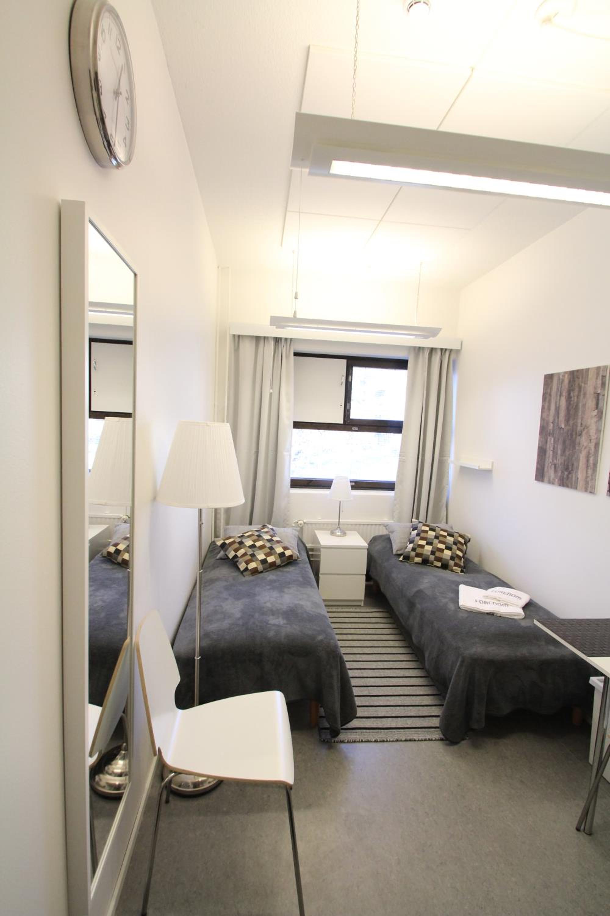 Twin Room with Shared Bathroom photo 3