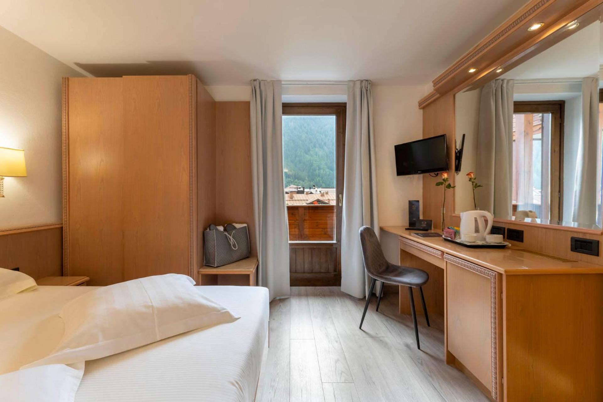 Standard Double or Twin Room photo 3