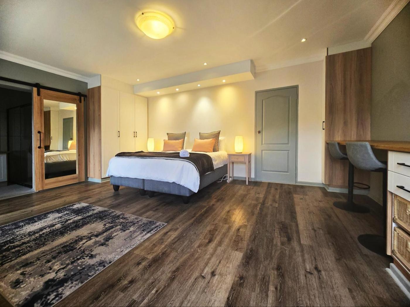 Premium King Room photo 1