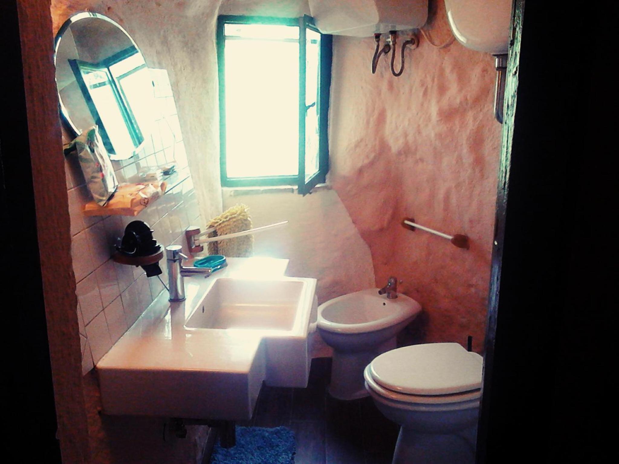 One-Bedroom House - Photo 58