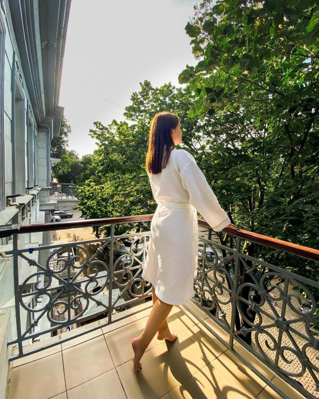 Deluxe Double Room with Balcony photo 3