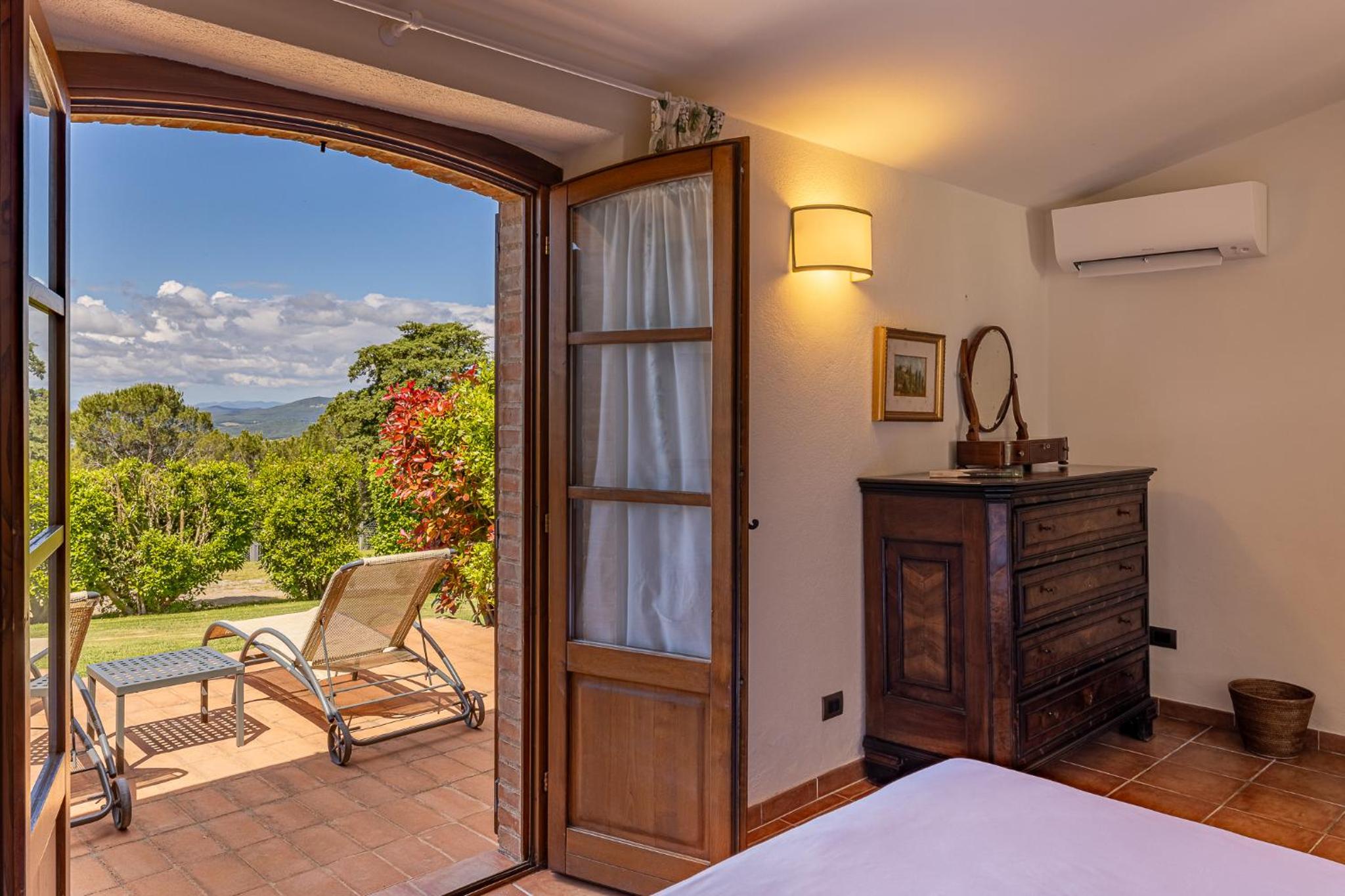 Superior Suite with Garden photo 3