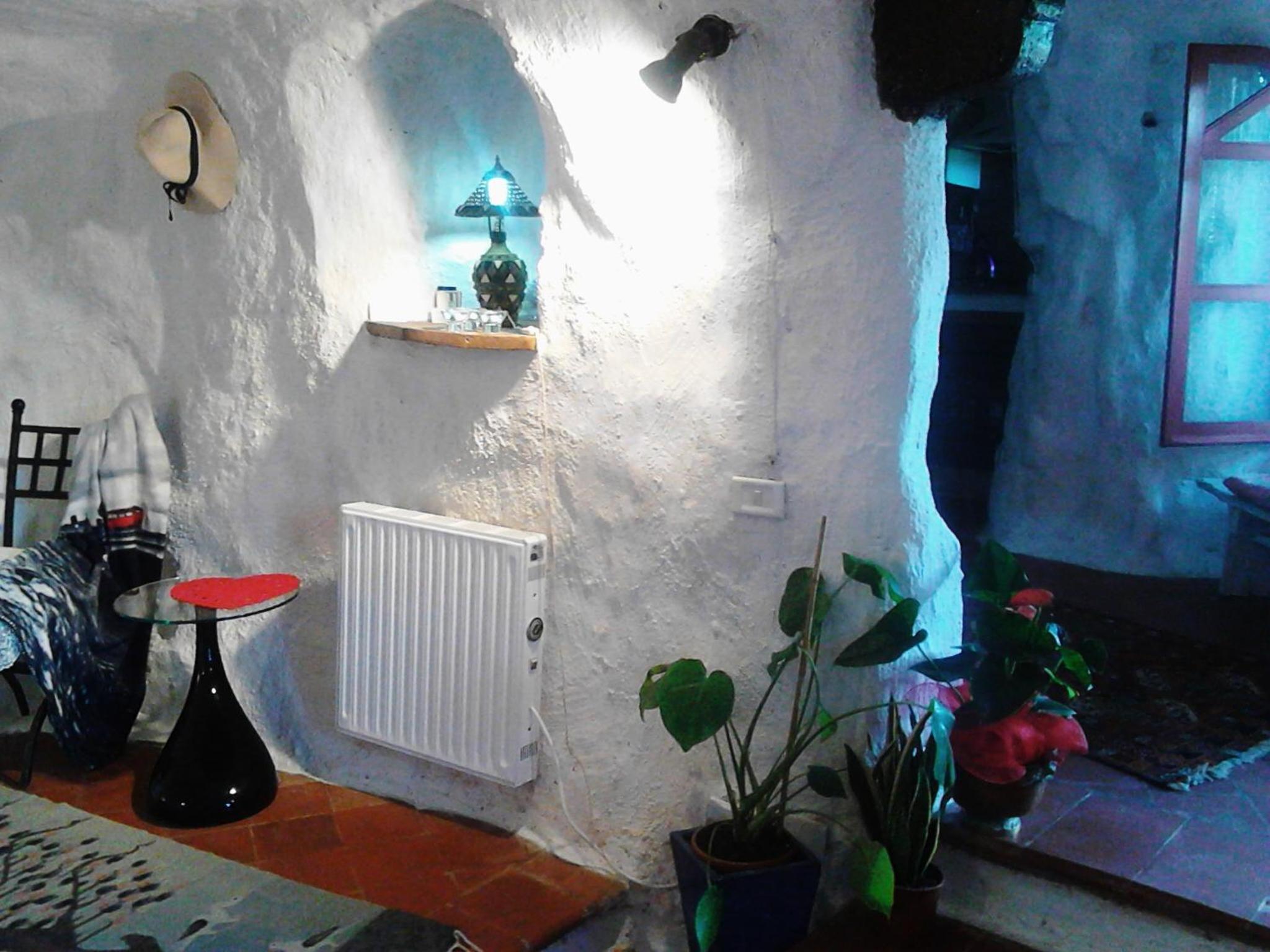 One-Bedroom House - Photo 53