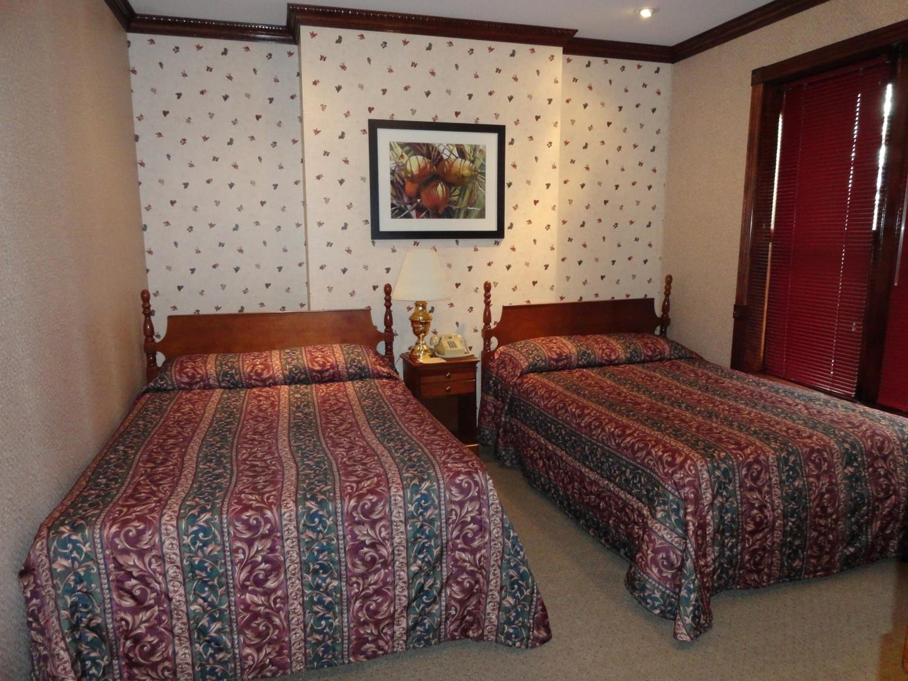Twin Room with Shared Bathroom photo 1