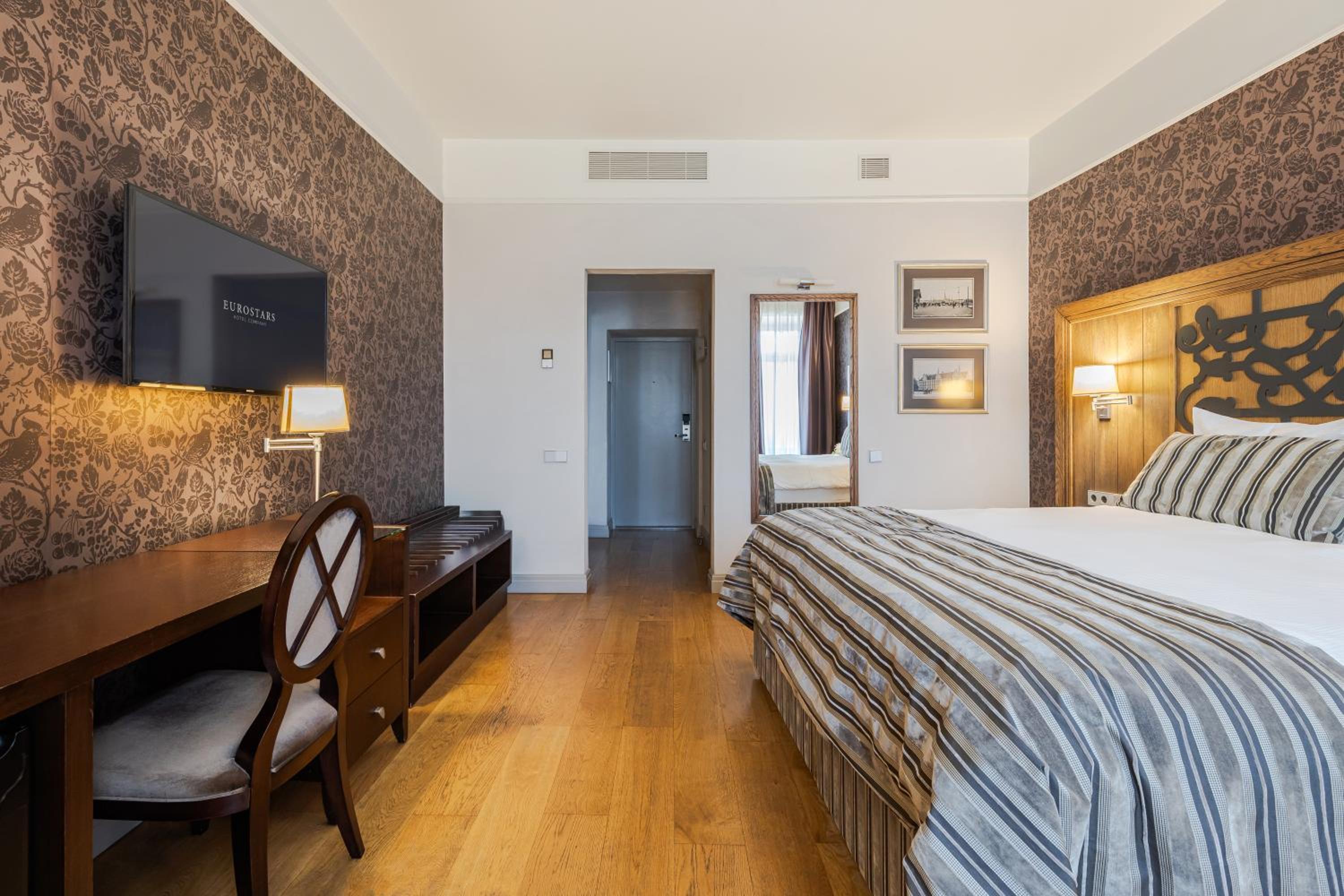 Deluxe Double or Twin Room - Photo 2