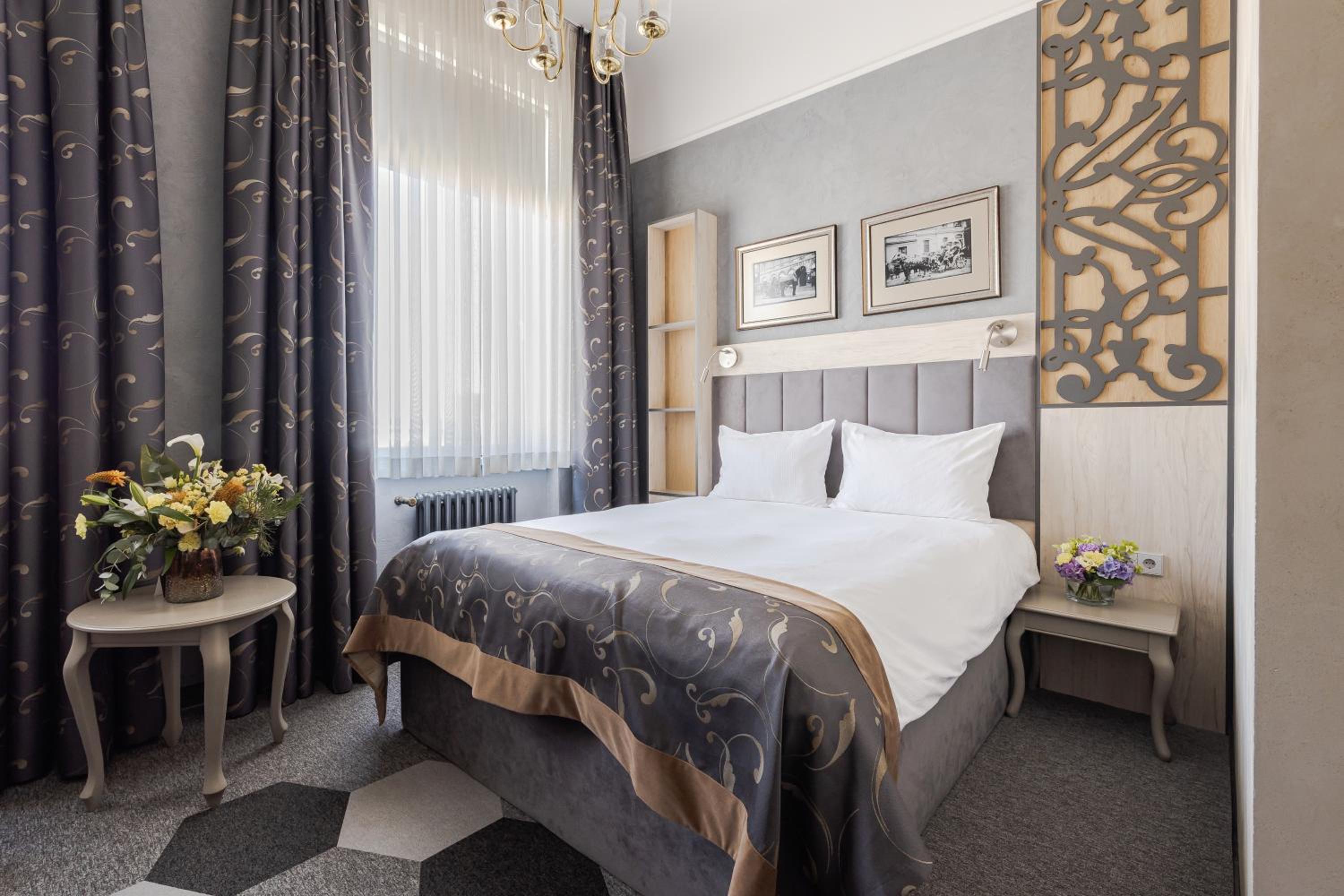Deluxe Double or Twin Room - Photo 4