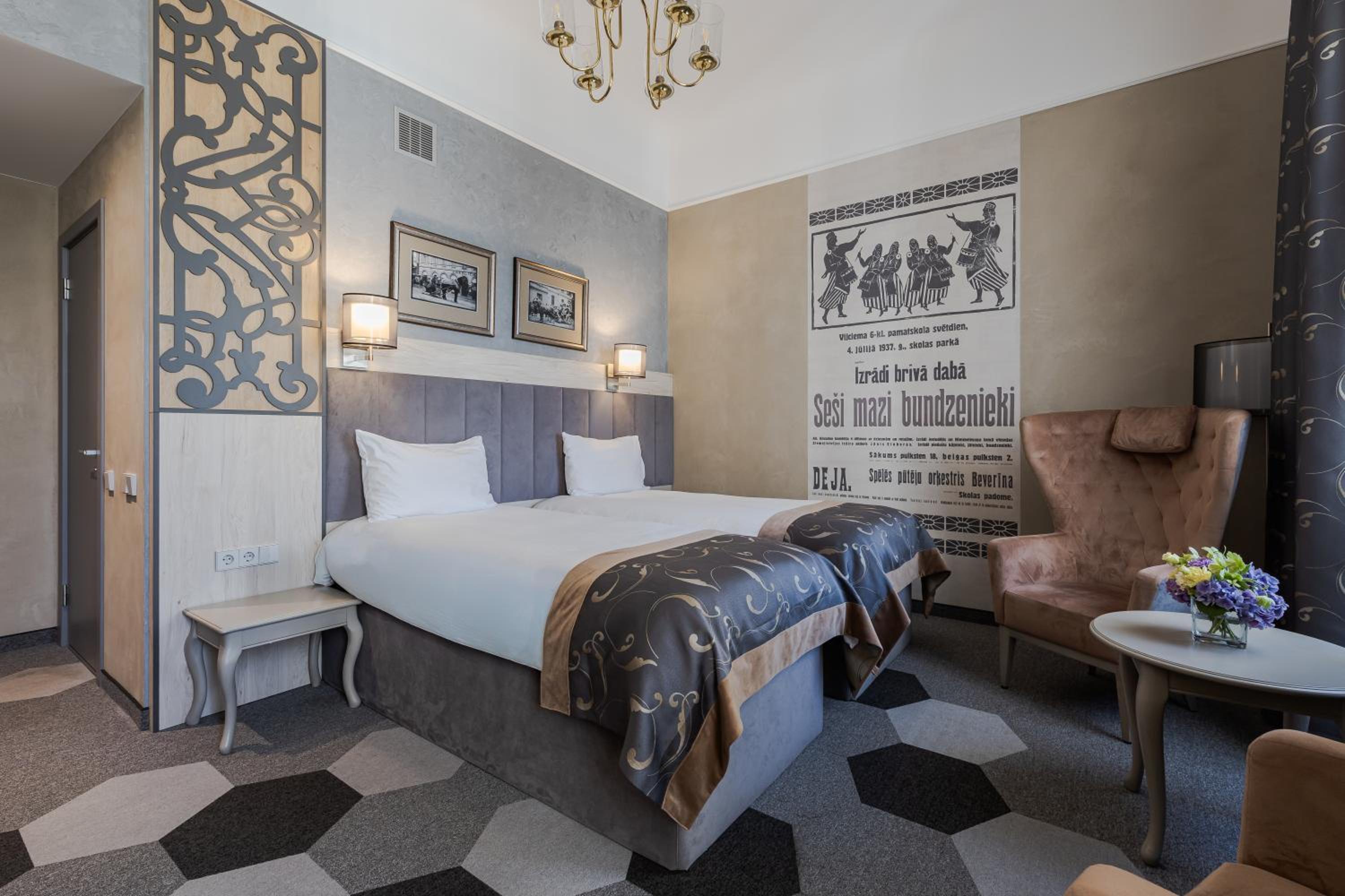 Deluxe Double or Twin Room - Photo 7