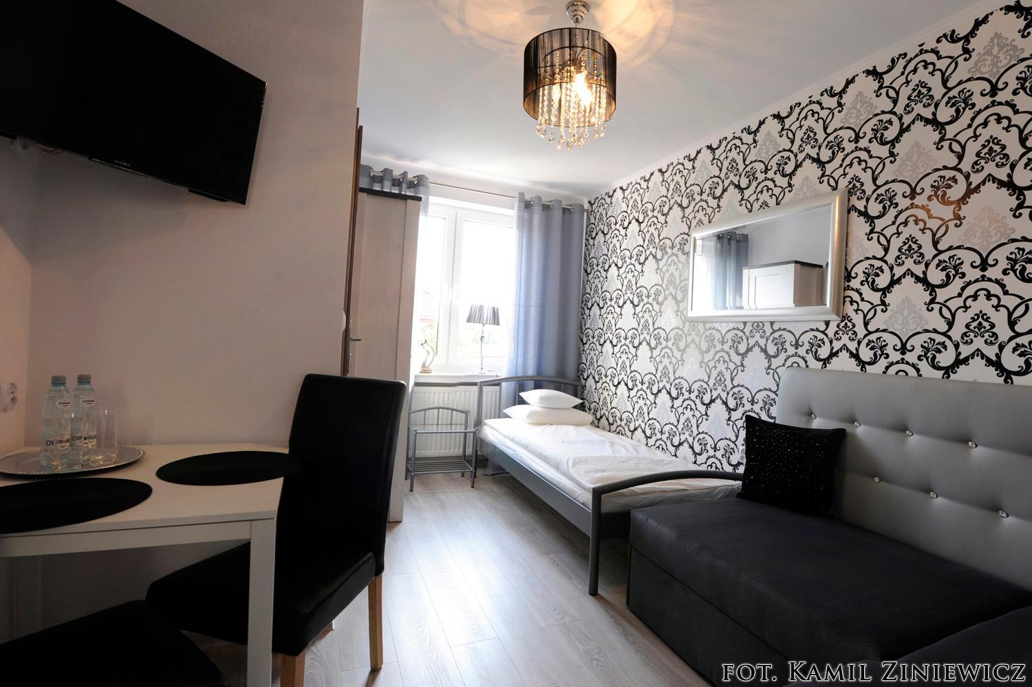 Deluxe Double Room (2 Adults + 1 Child) photo 3