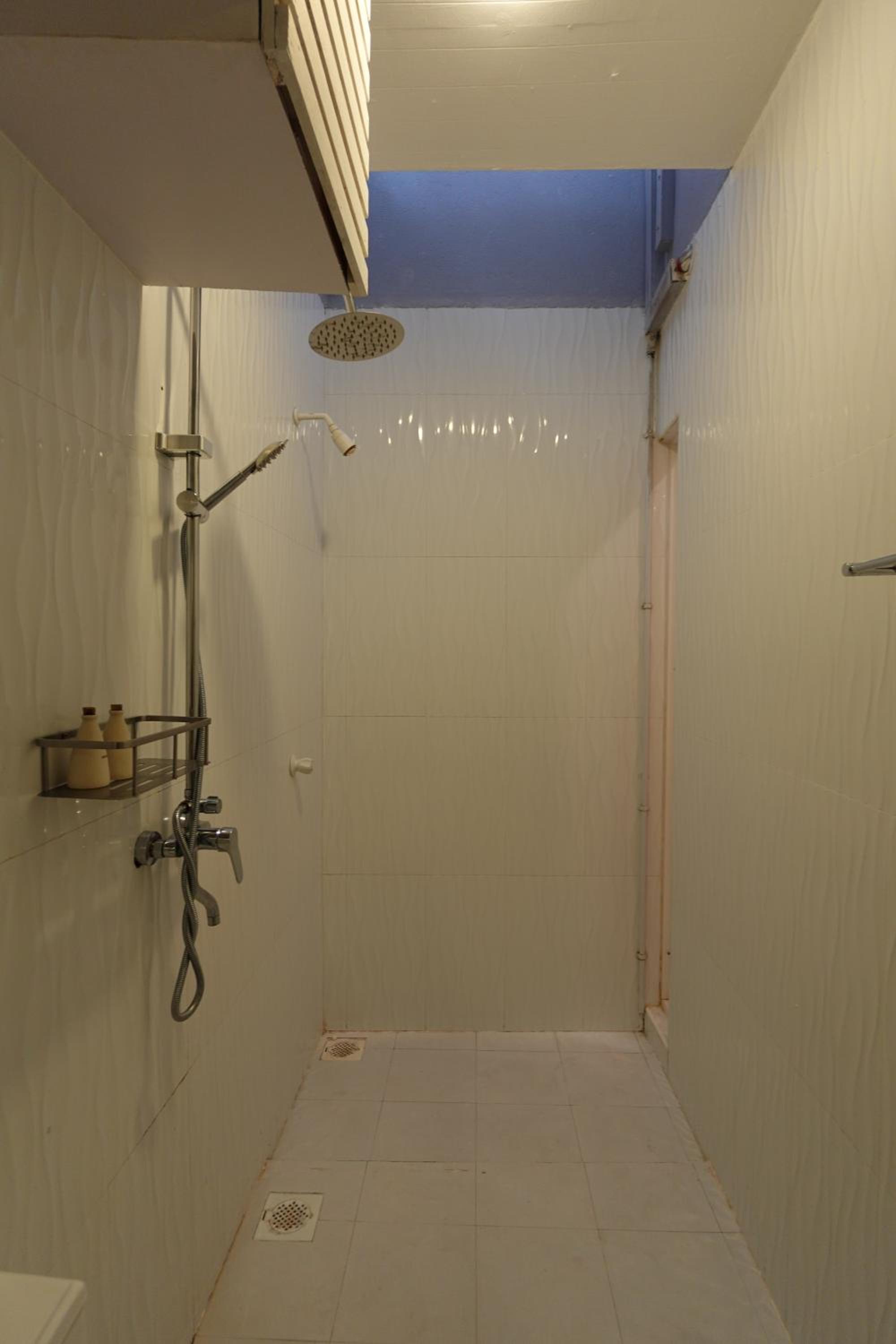 Deluxe Double Room (2 Adults + 1 Child)