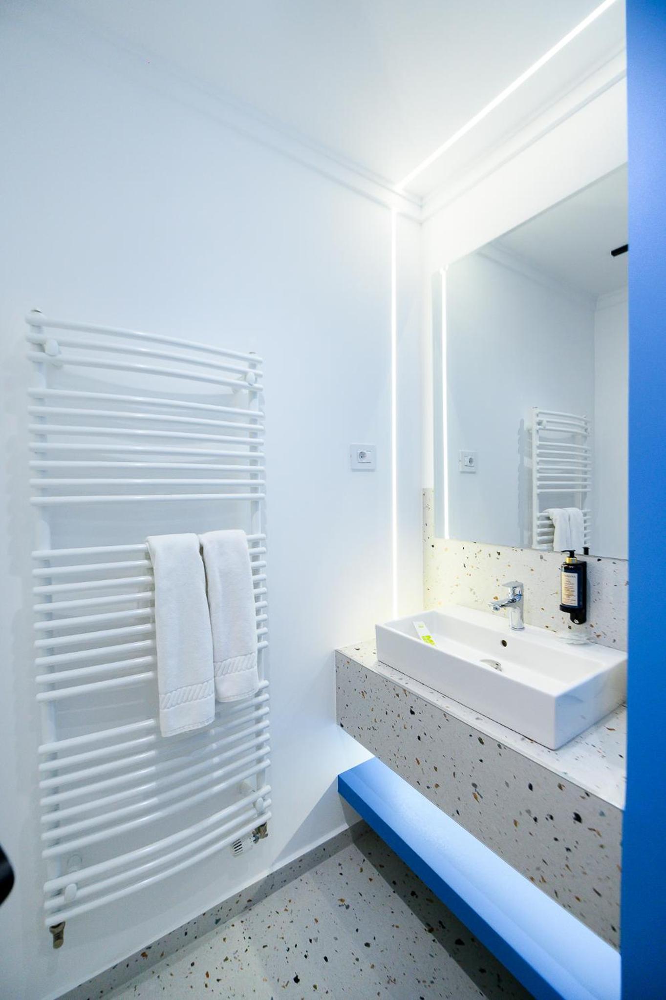 Deluxe Twin Room photo 3