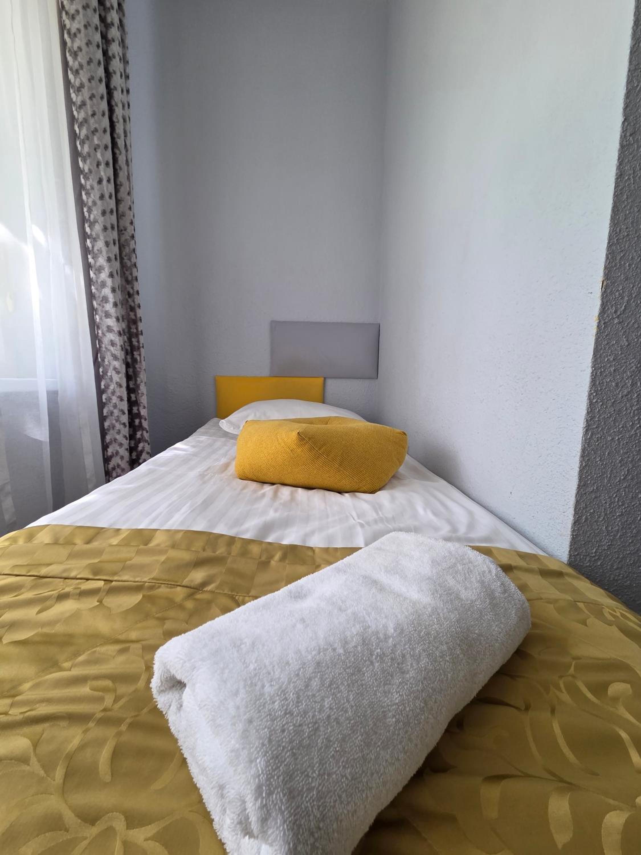 Twin Room - Photo 4