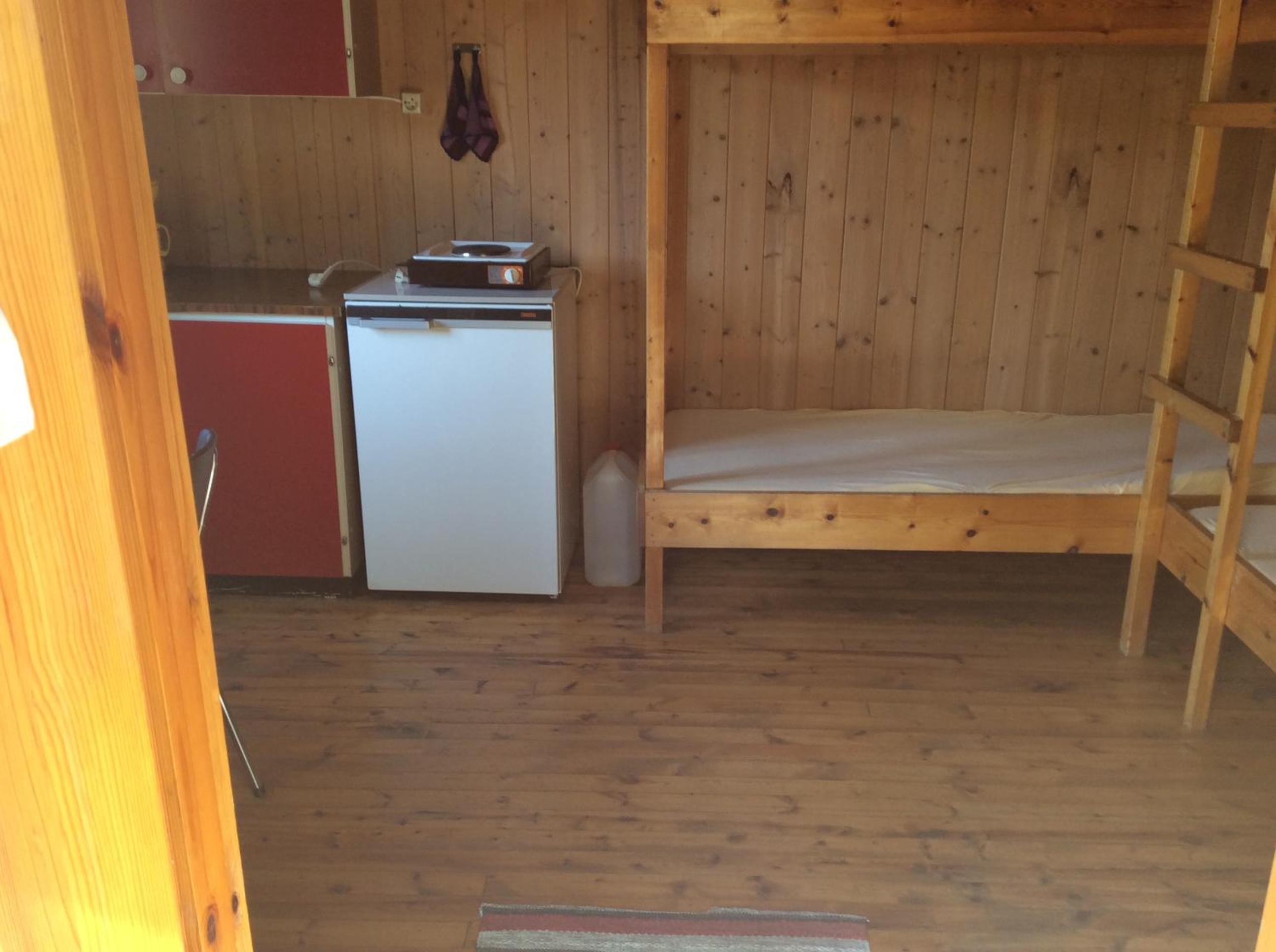 Budget Cottage with Shared Bathroom (4 Adults) photo 1