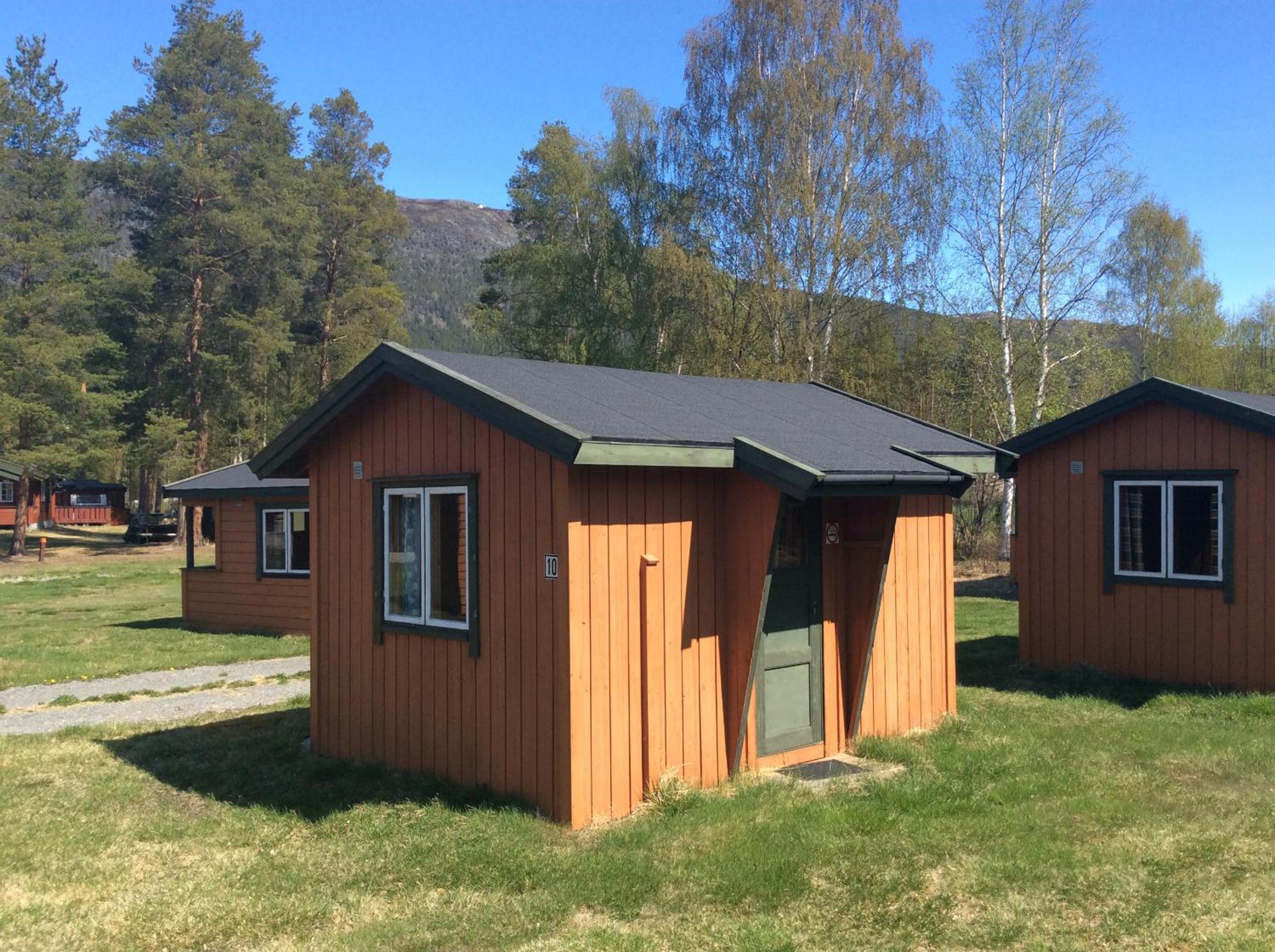 Budget Cottage with Shared Bathroom (4 Adults) photo 3