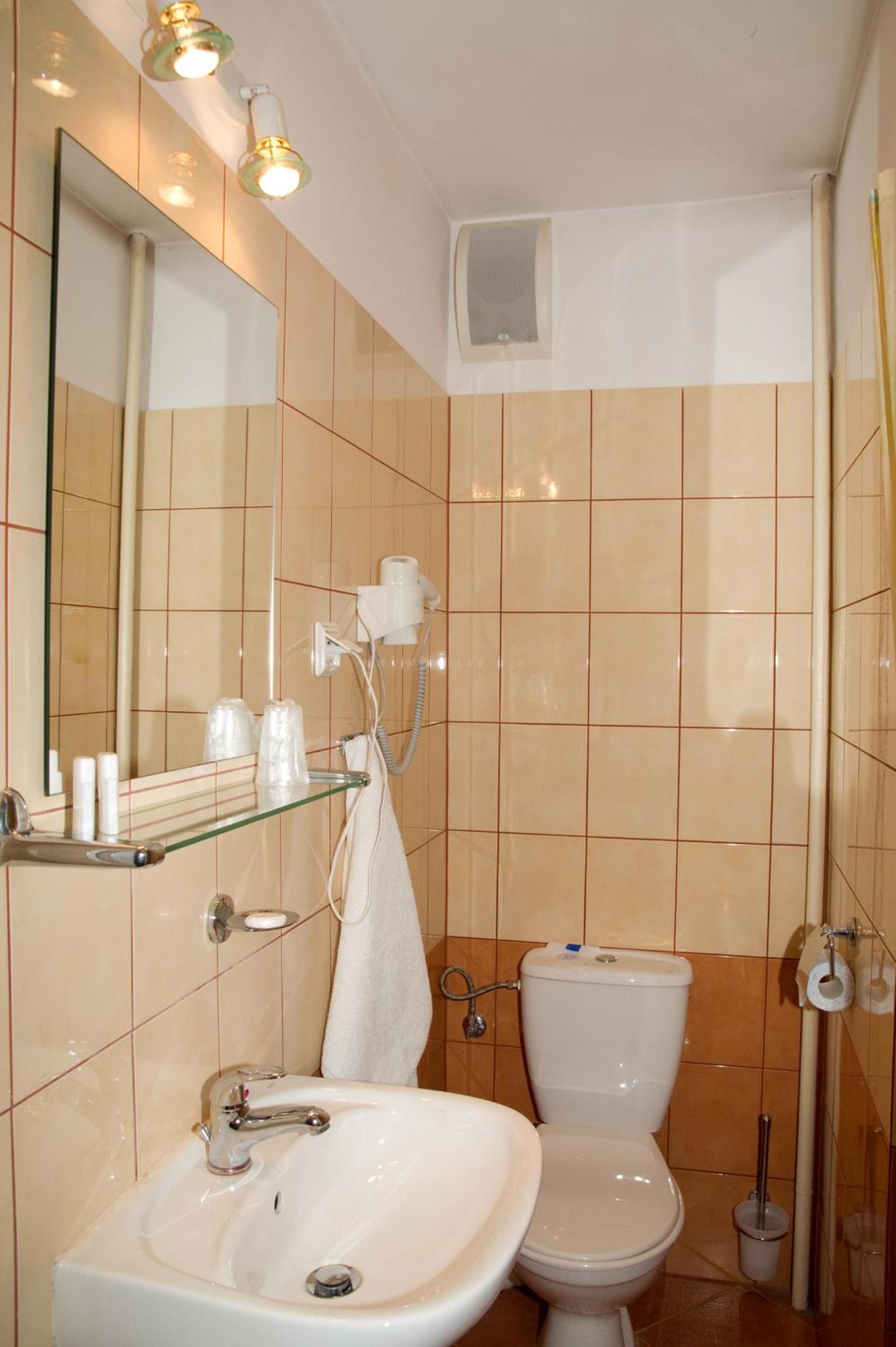 Single Room with Bathroom photo 1