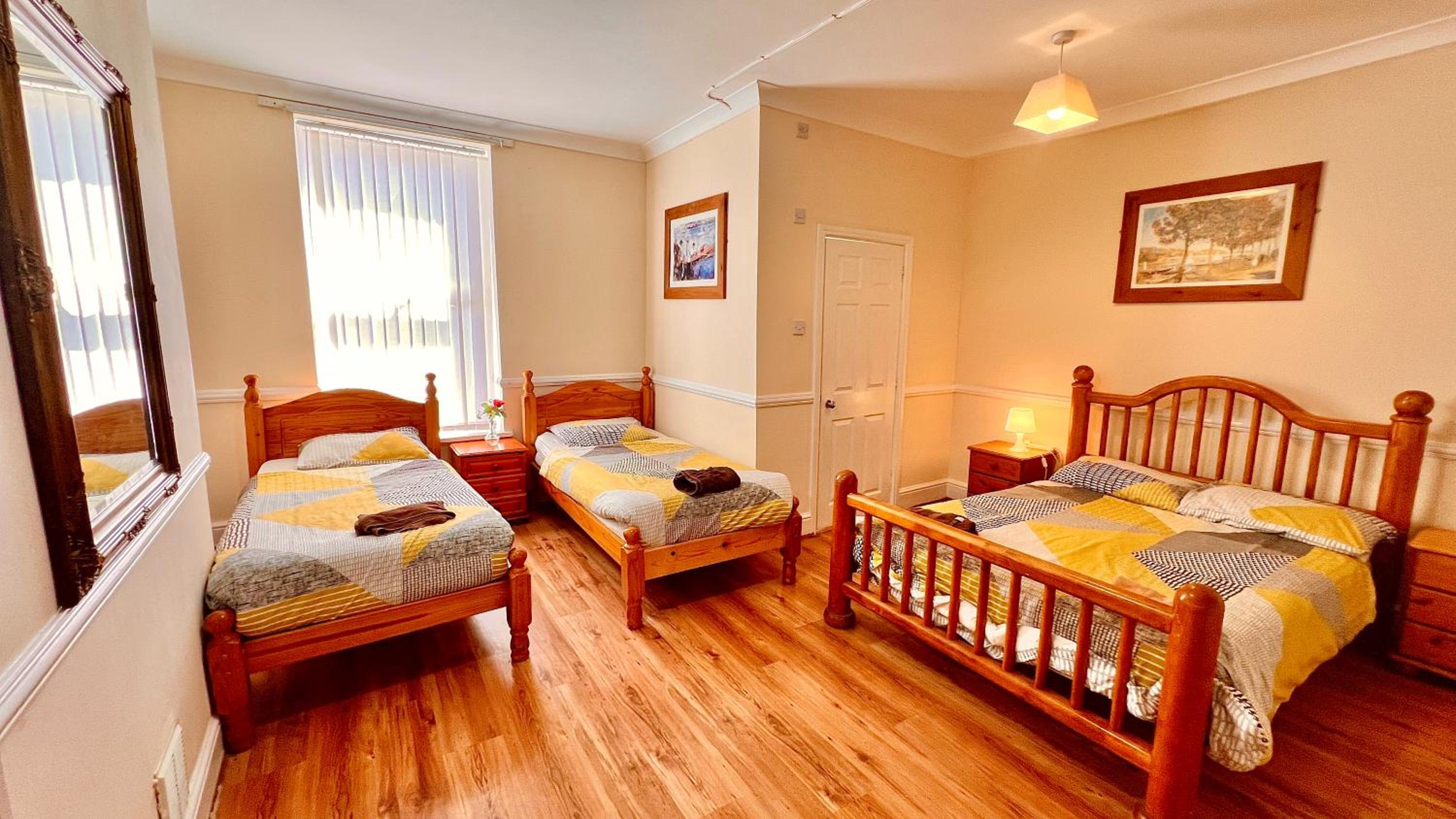 Quadruple Room - Photo 4