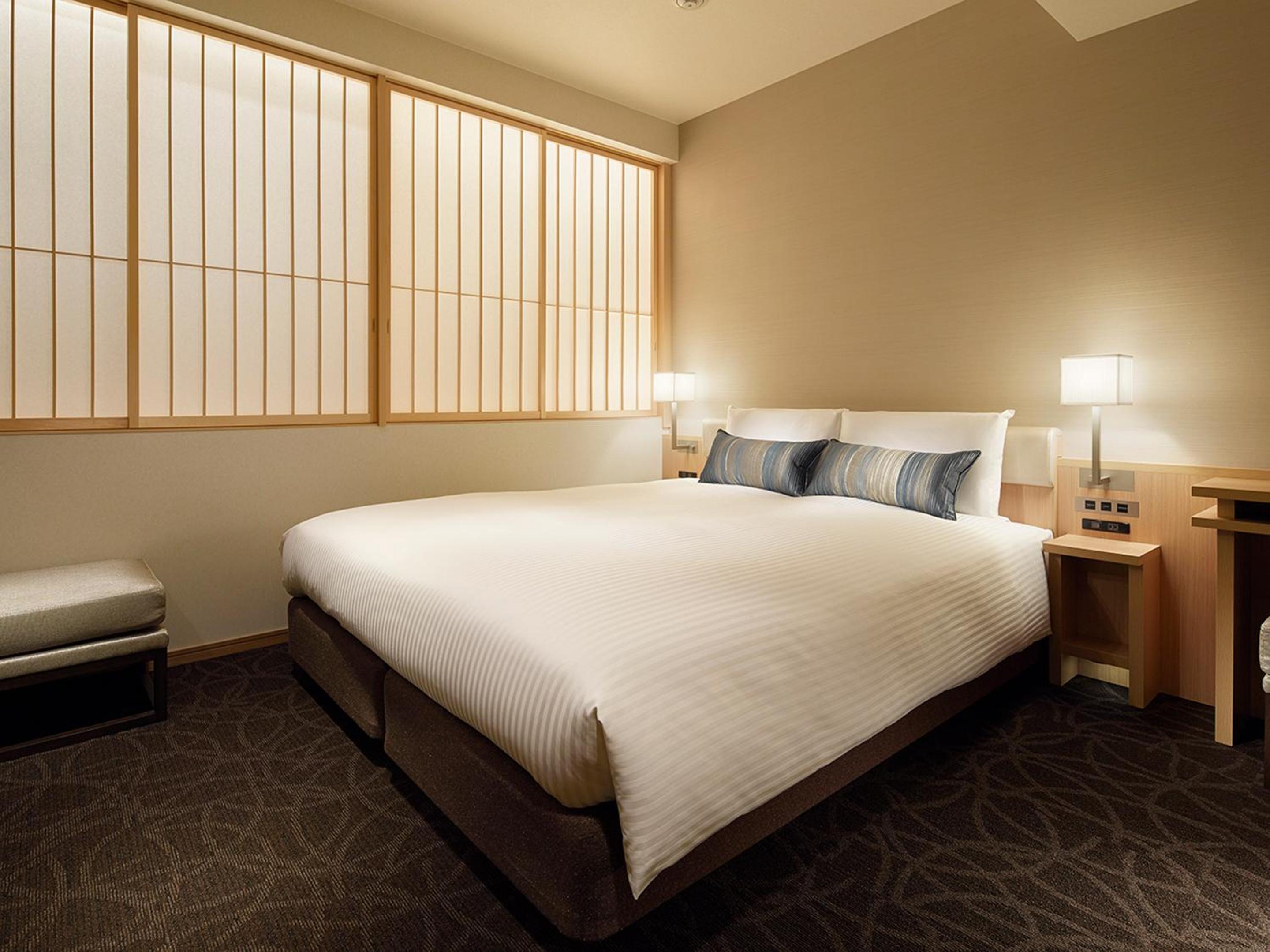 Standard Queen Room - Non-Smoking