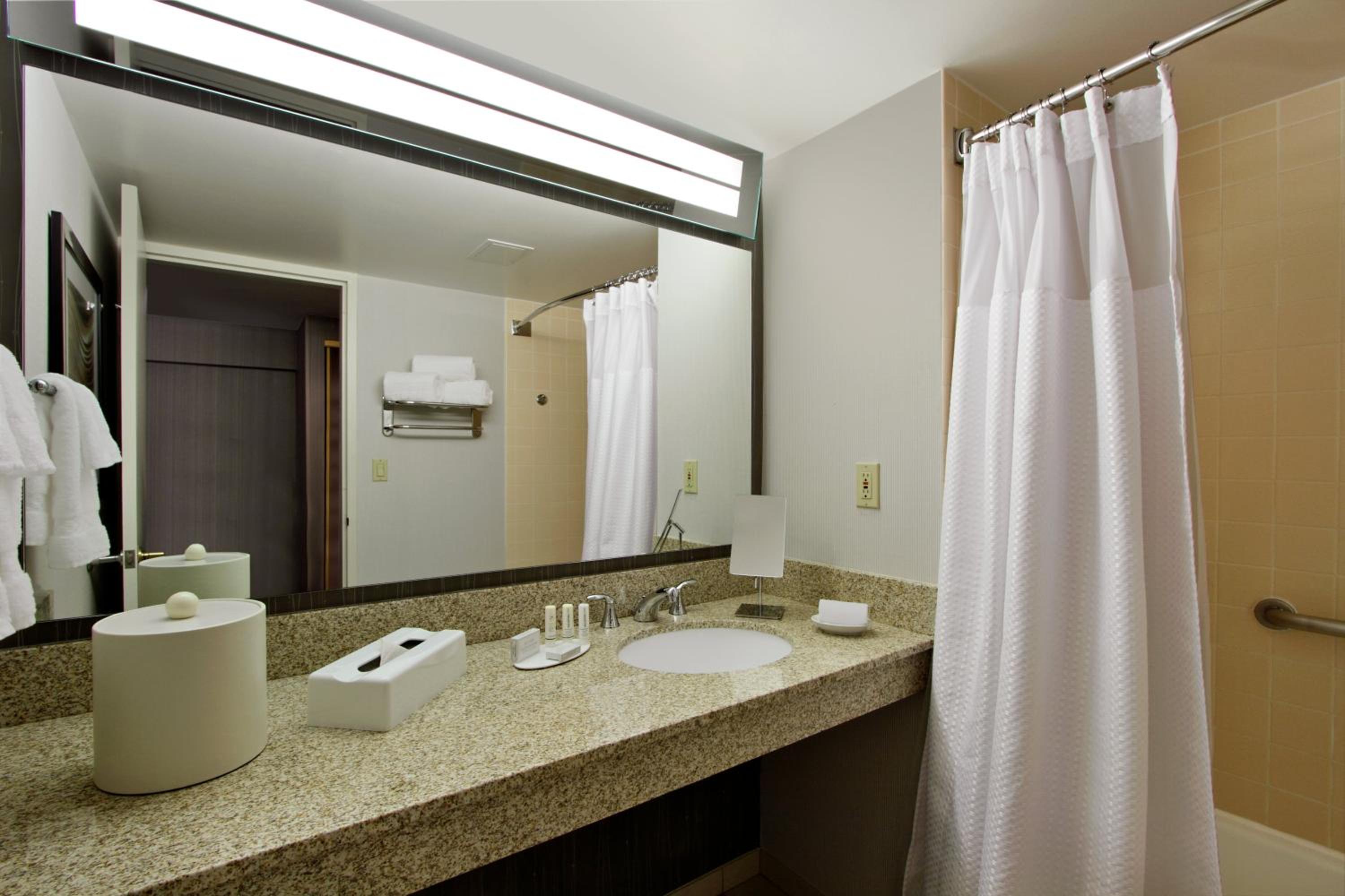 Double Room with 2 Double Beds - Photo 1