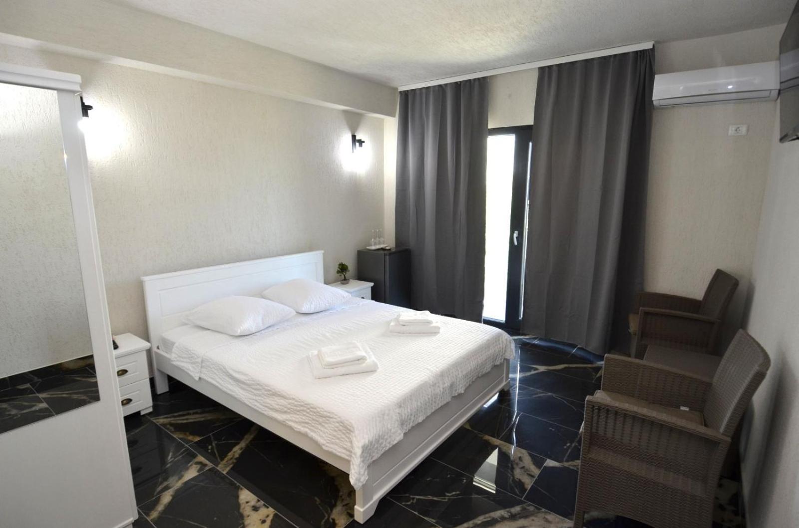 Deluxe Double Room photo 2