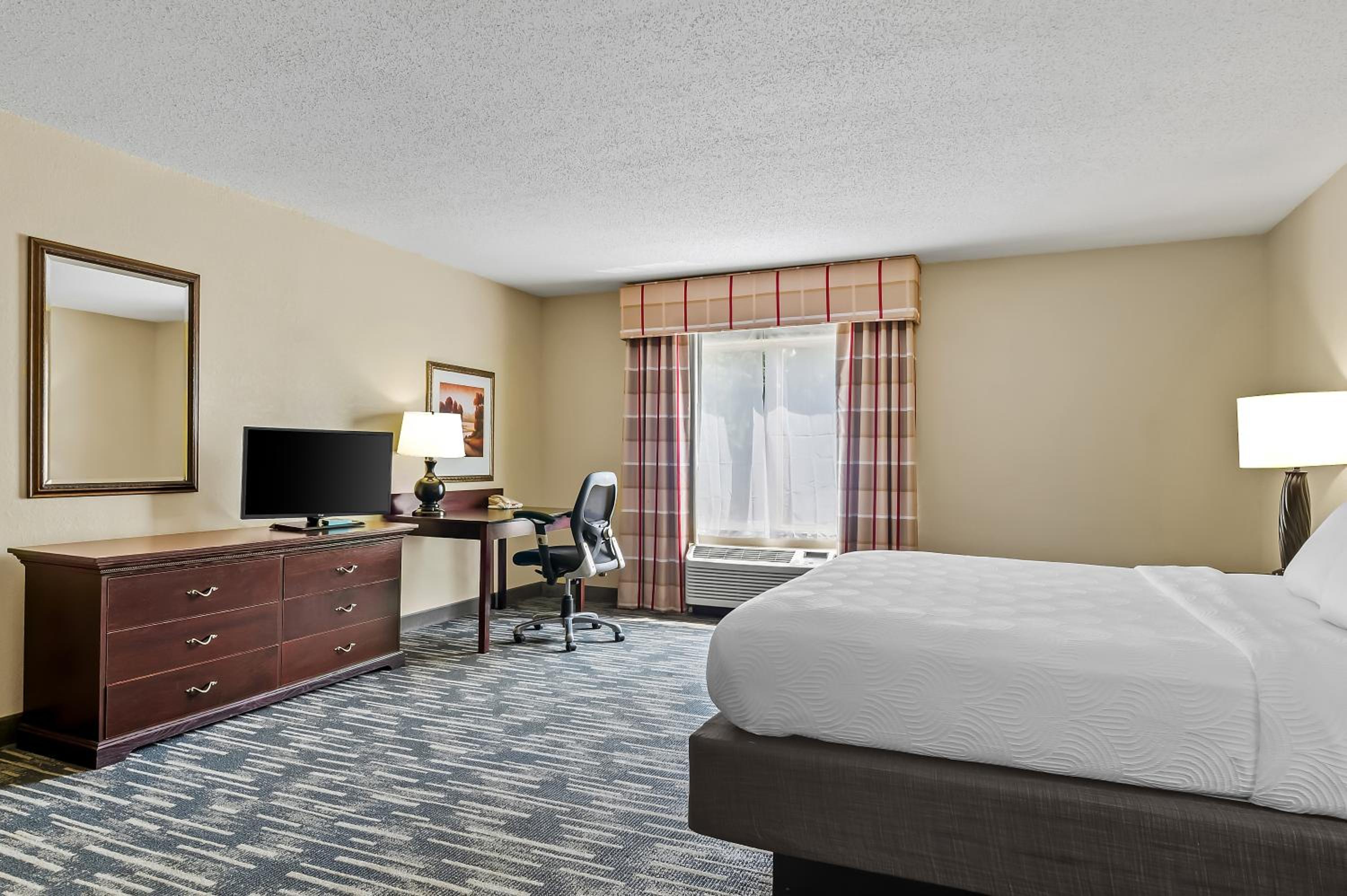 King Suite - Photo 1