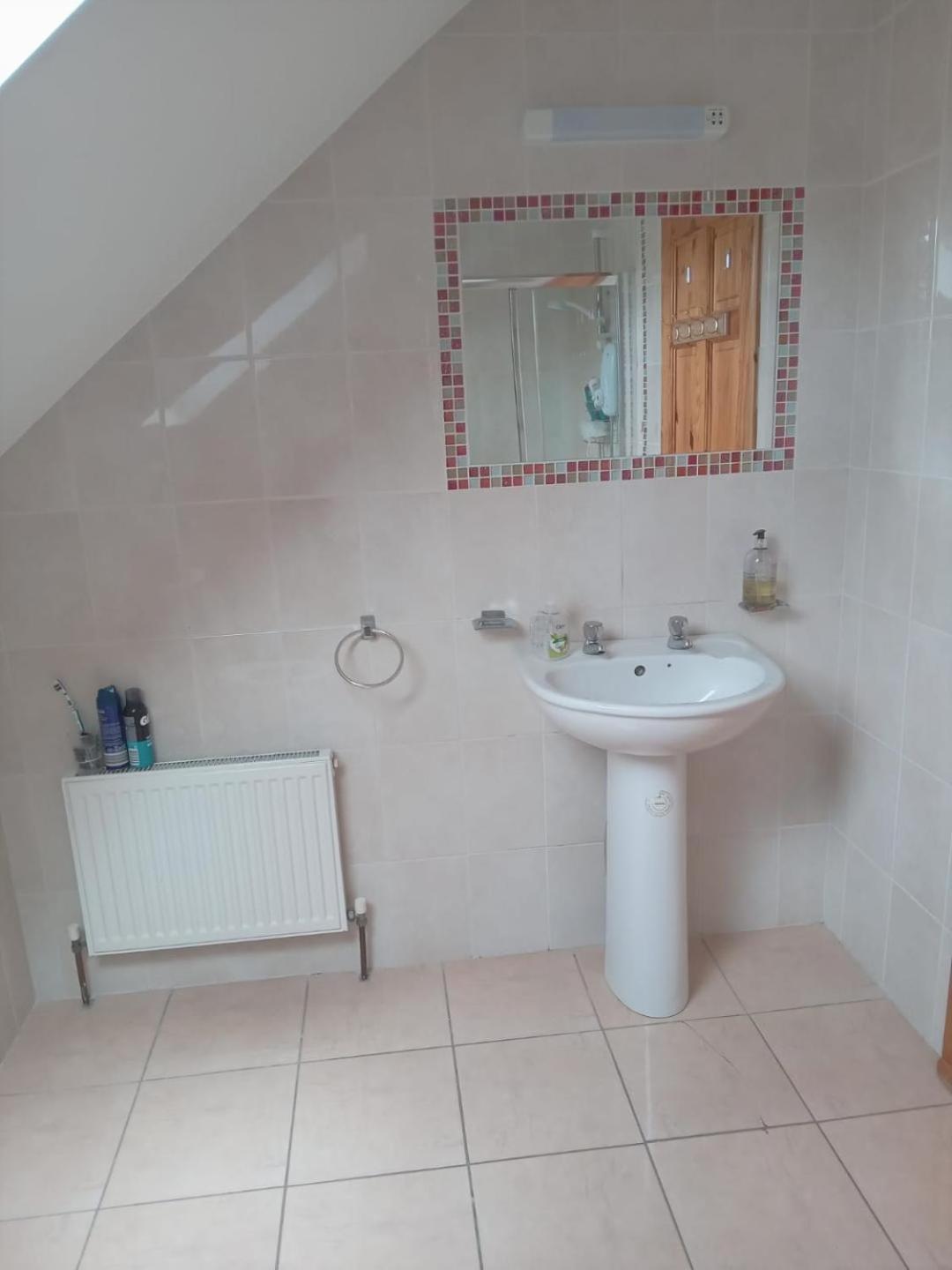 Standard Double Room with Shared Bathroom photo 3