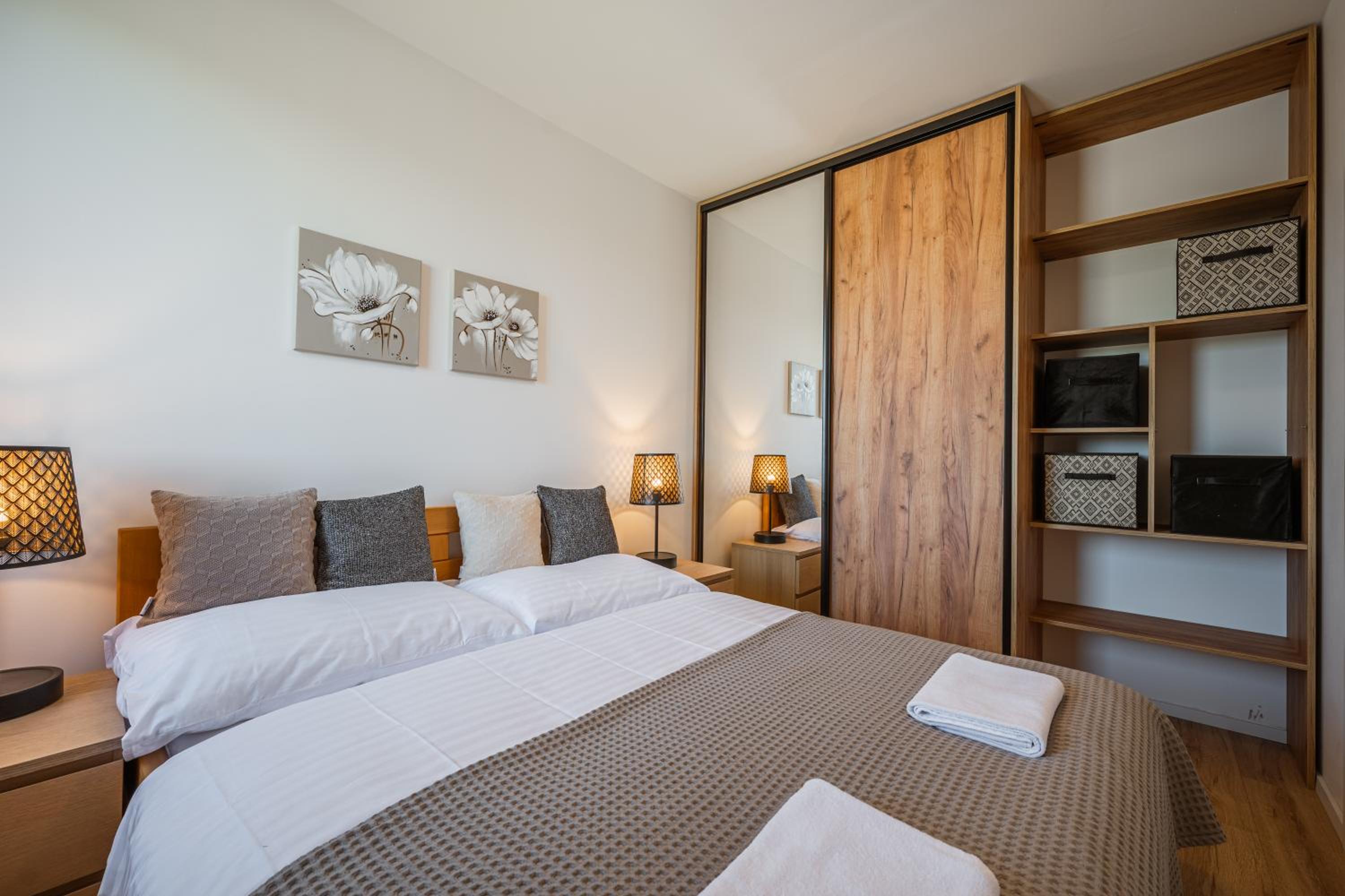 One-Bedroom Apartment with Balcony photo 2