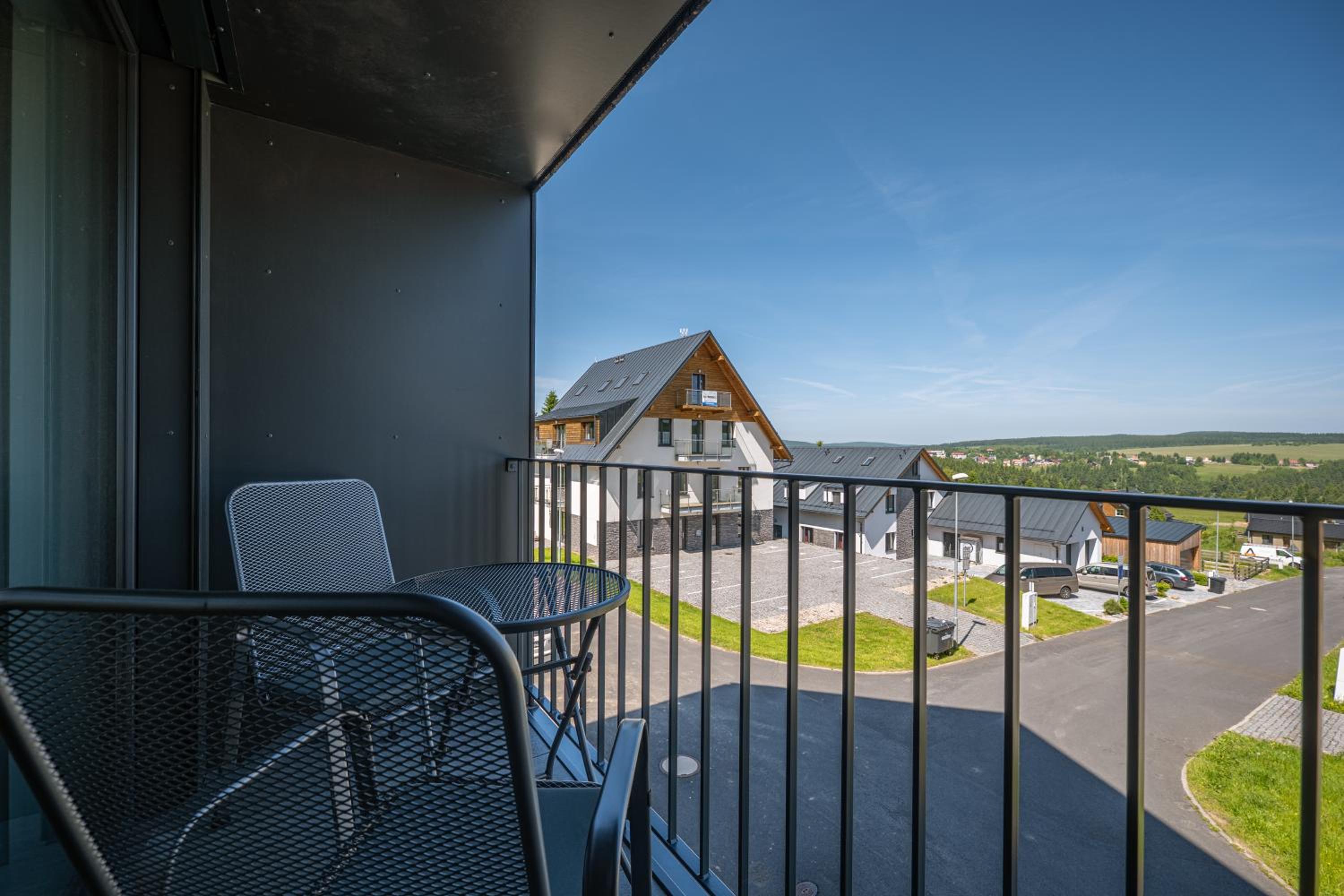One-Bedroom Apartment with Balcony photo 3
