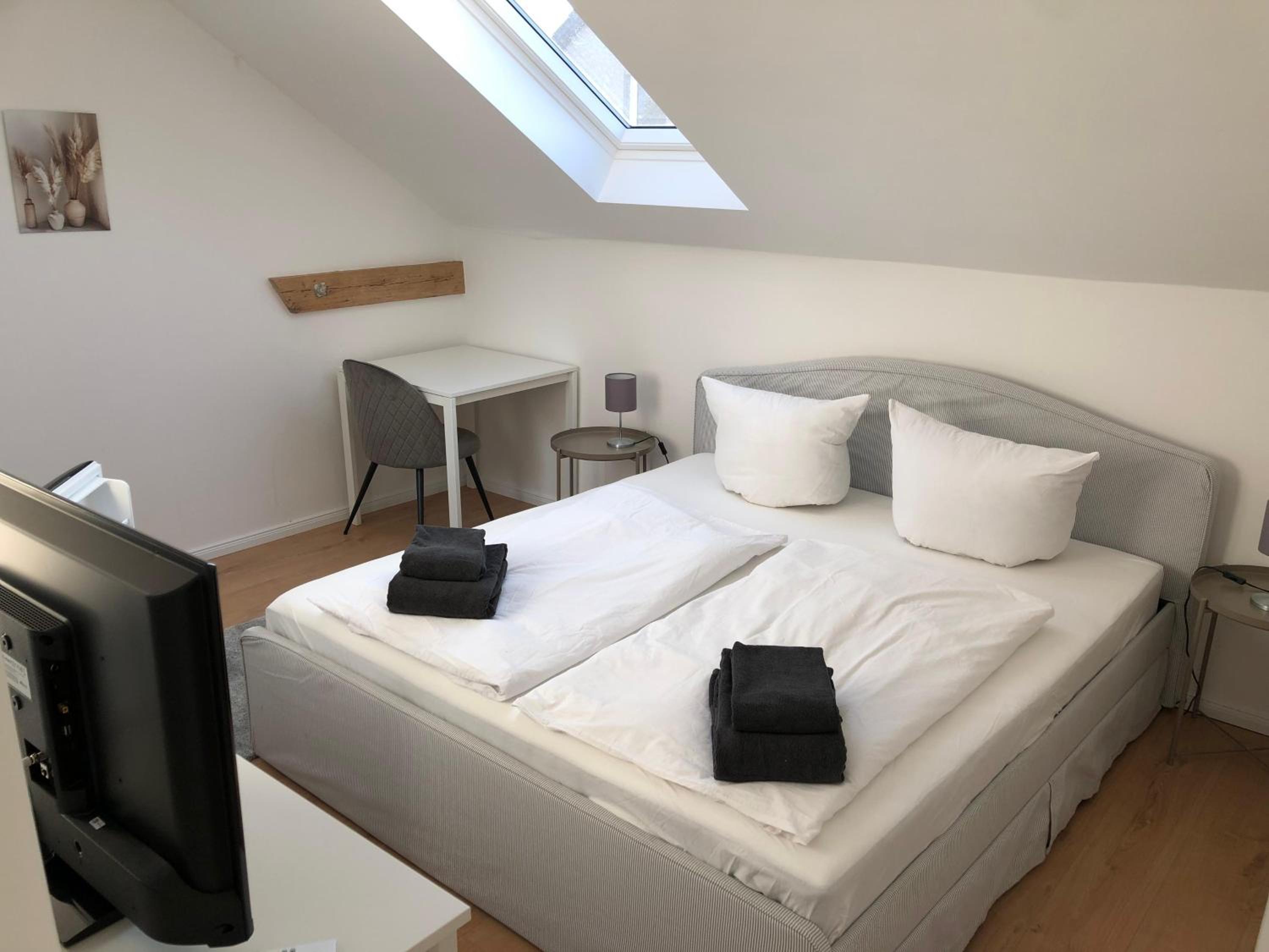 Deluxe Double Room with Shower photo 2