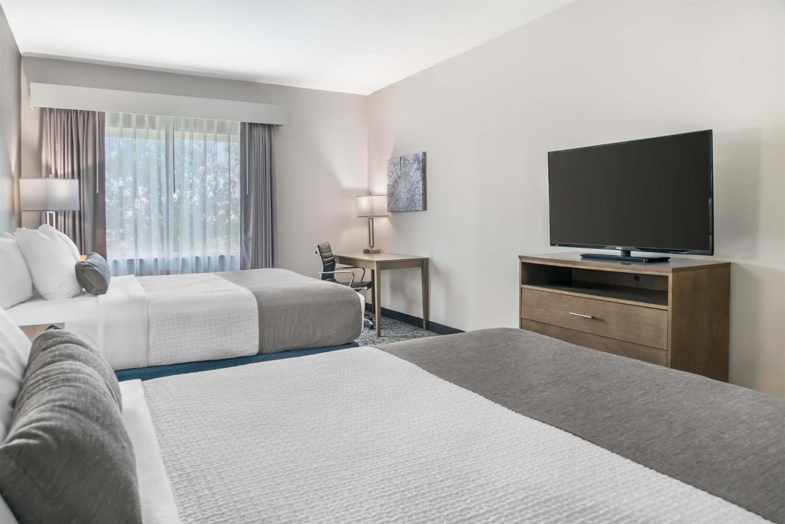 Queen Room with Two Queen Beds - Disability Access/Non-Smoking - Photo 7