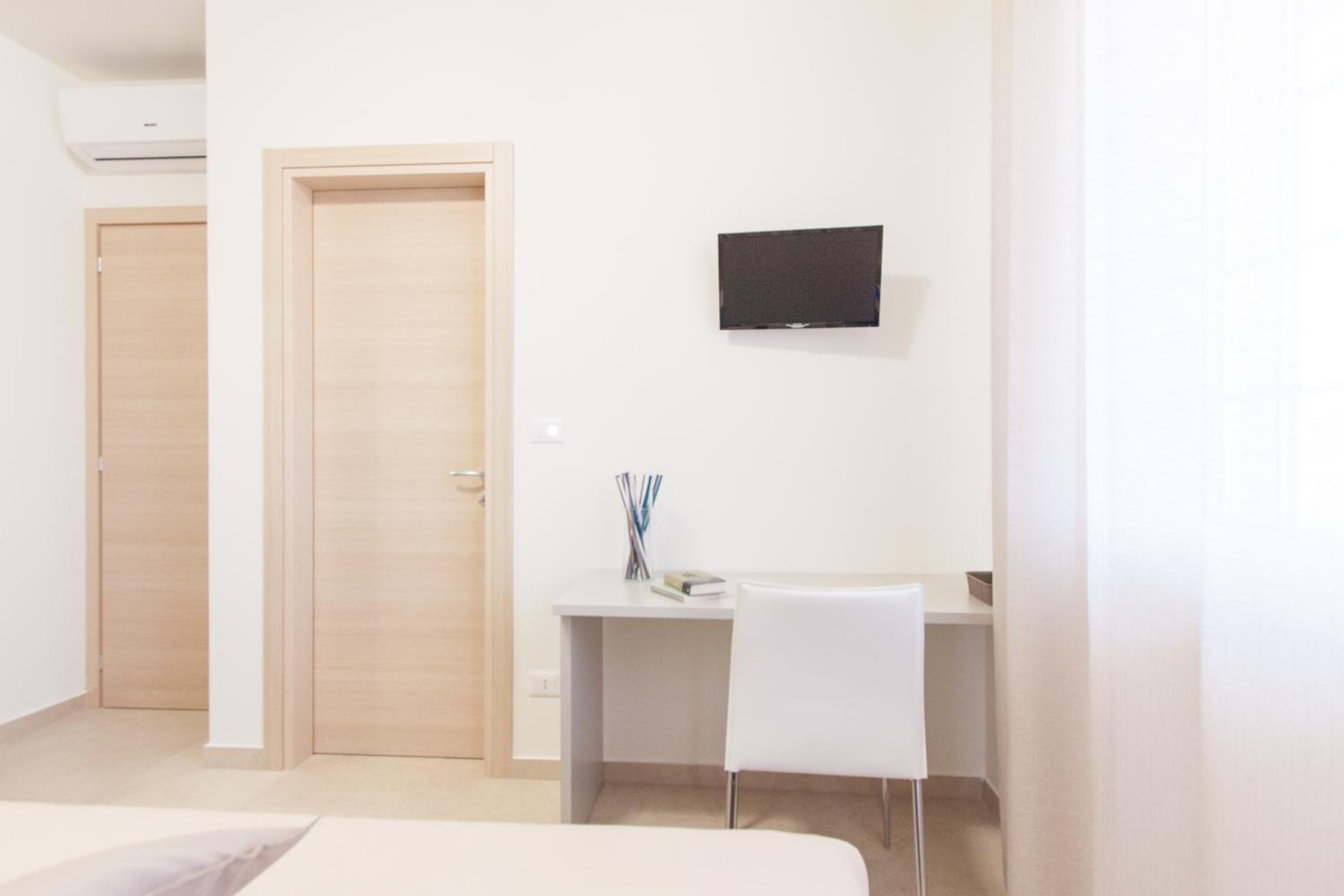 Standard Double or Twin Room with Balcony photo 3
