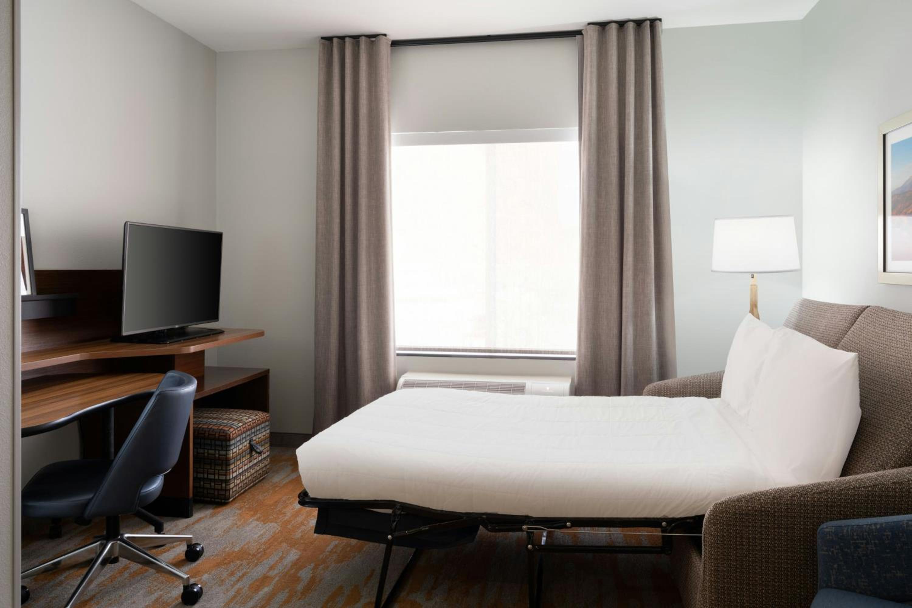 King Studio with Sofa Bed (Hearing Accessible) photo 2