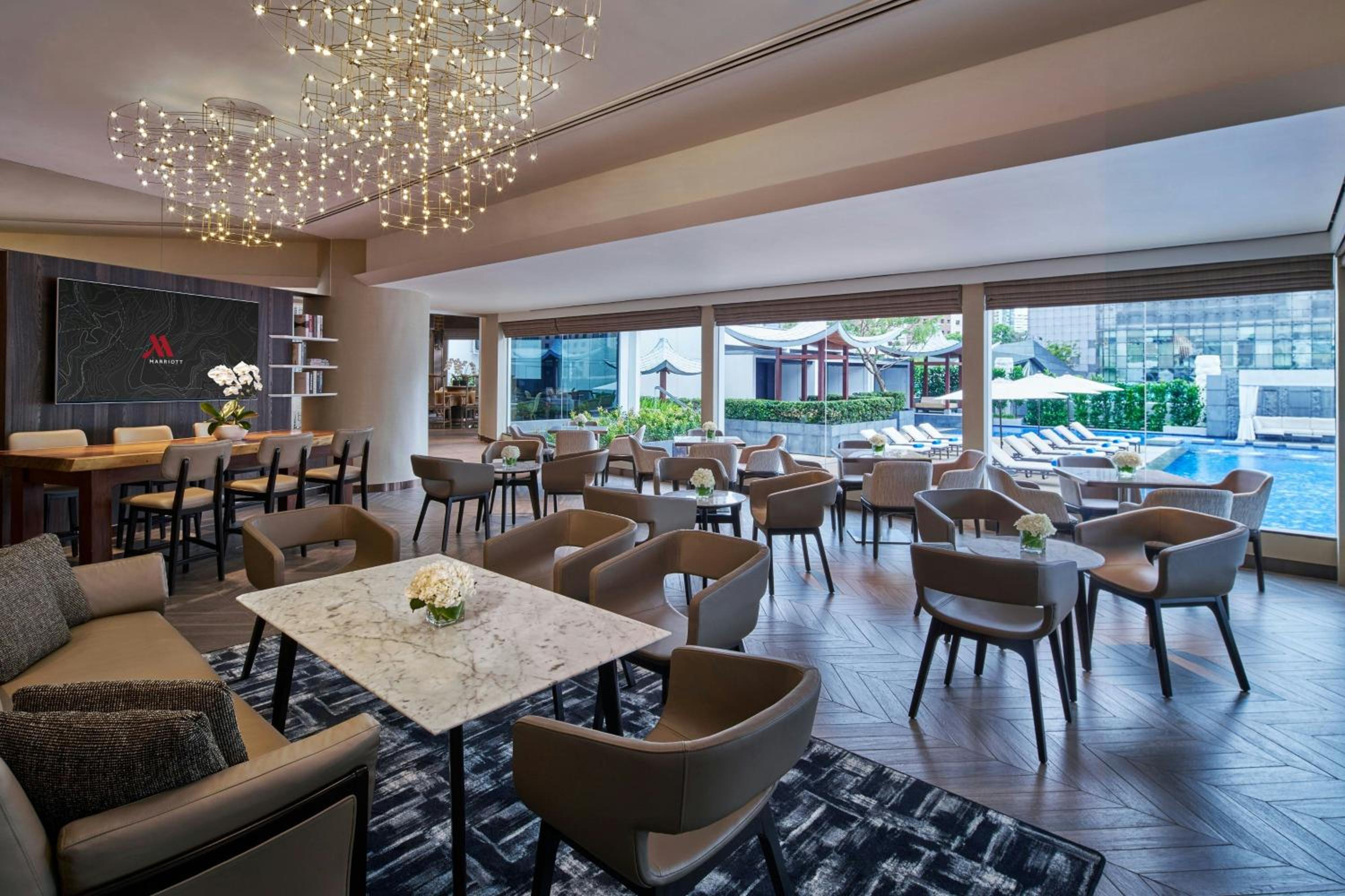 Pool Terrace Premier Suite with Pool Access/Club Lounge Access photo 2