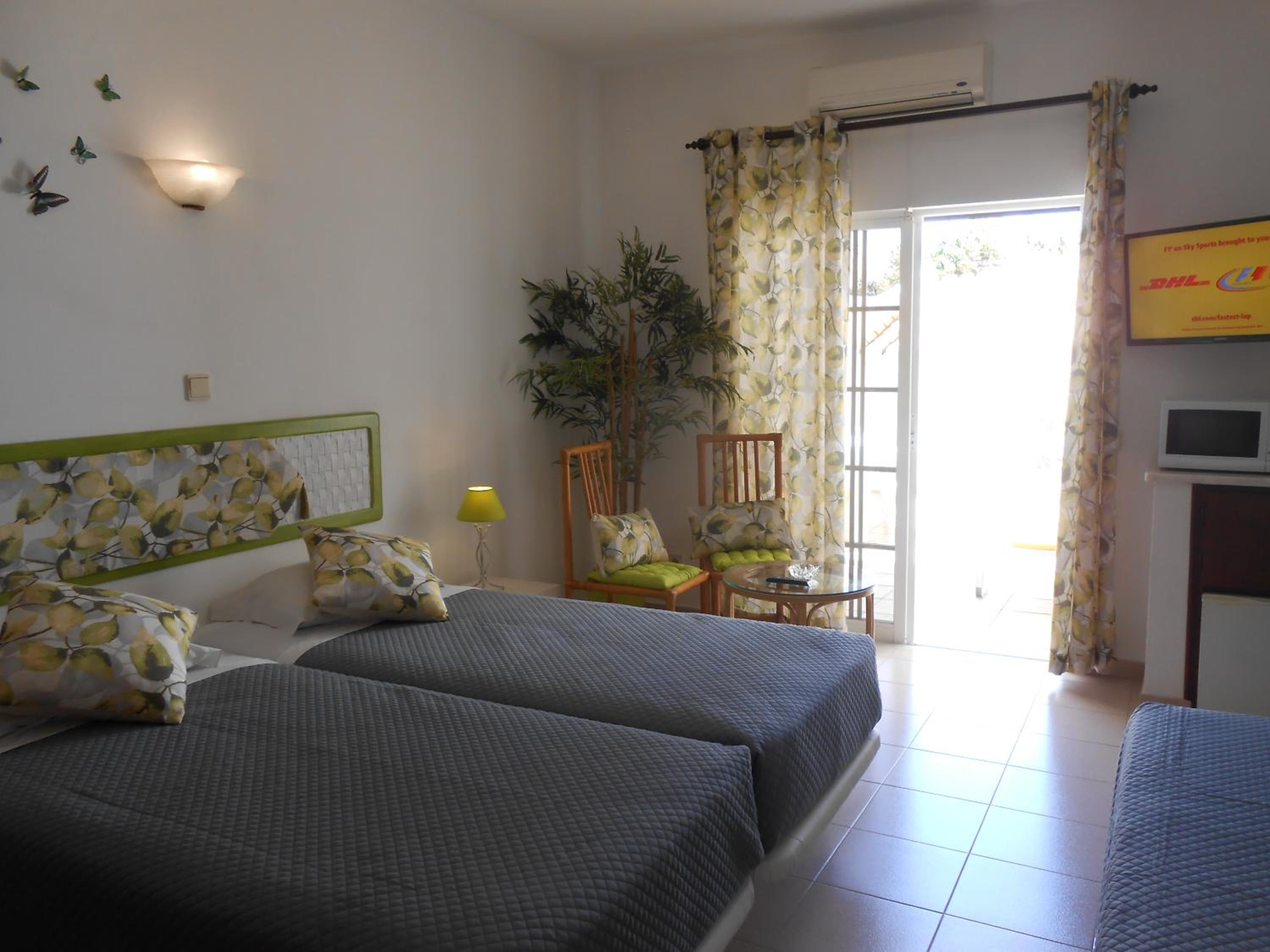 Twin Room with Terrace photo 3
