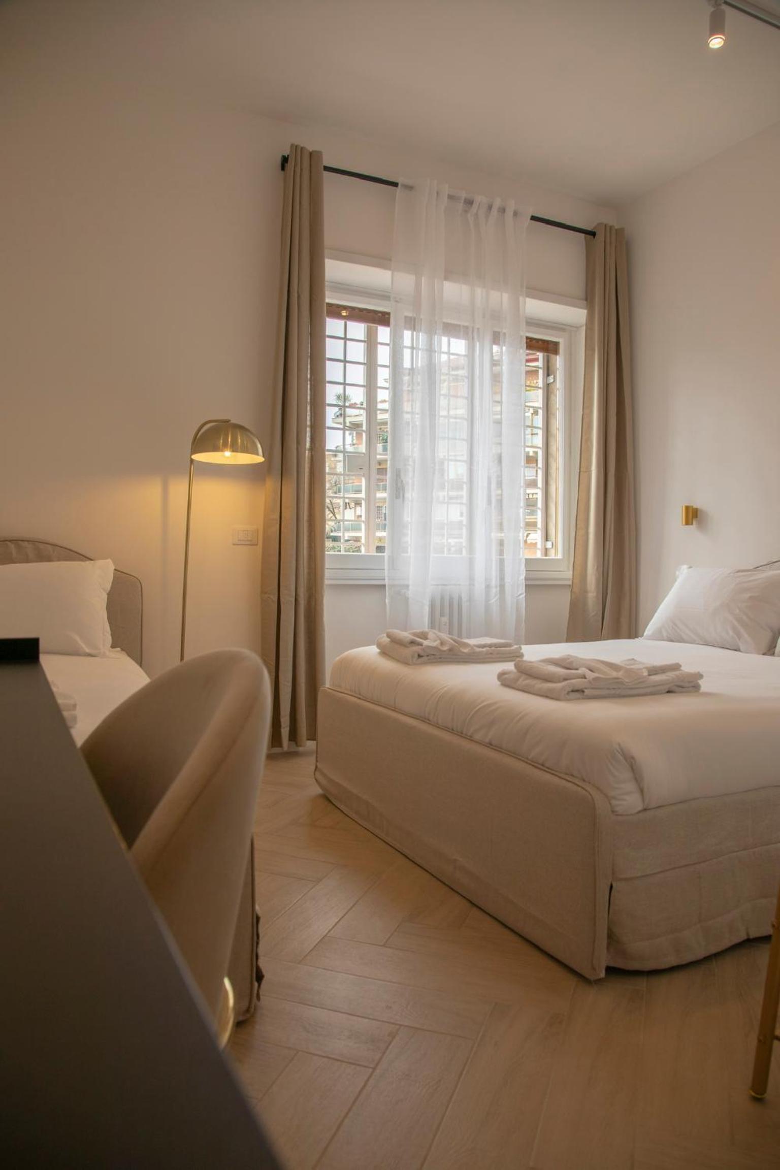 Deluxe Room (2 Adults + 1 Child)