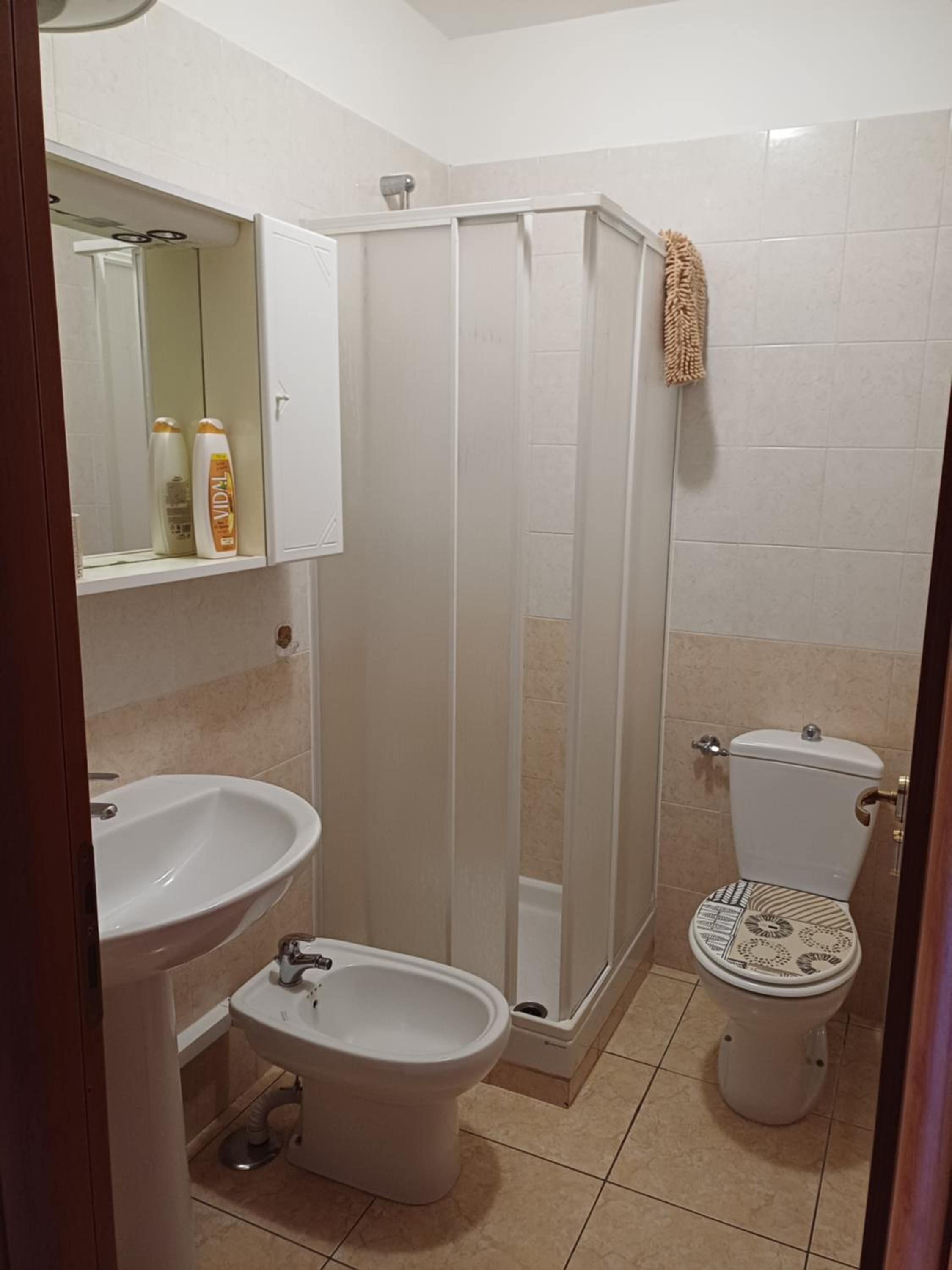 Deluxe Room (2 Adults + 1 Child)