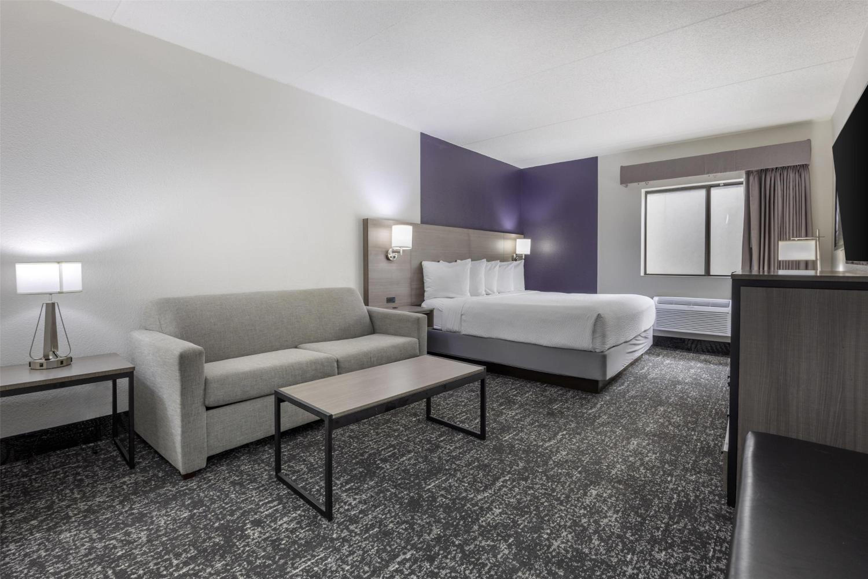 King Room with Sofa Bed - Non-Smoking - Photo 1