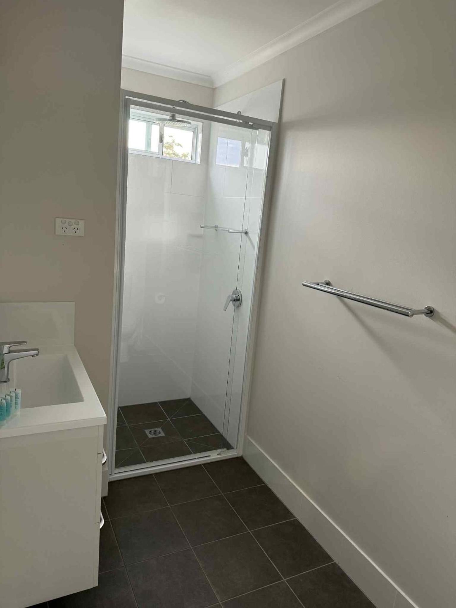 Deluxe One Bedroom (No Pets) photo 1