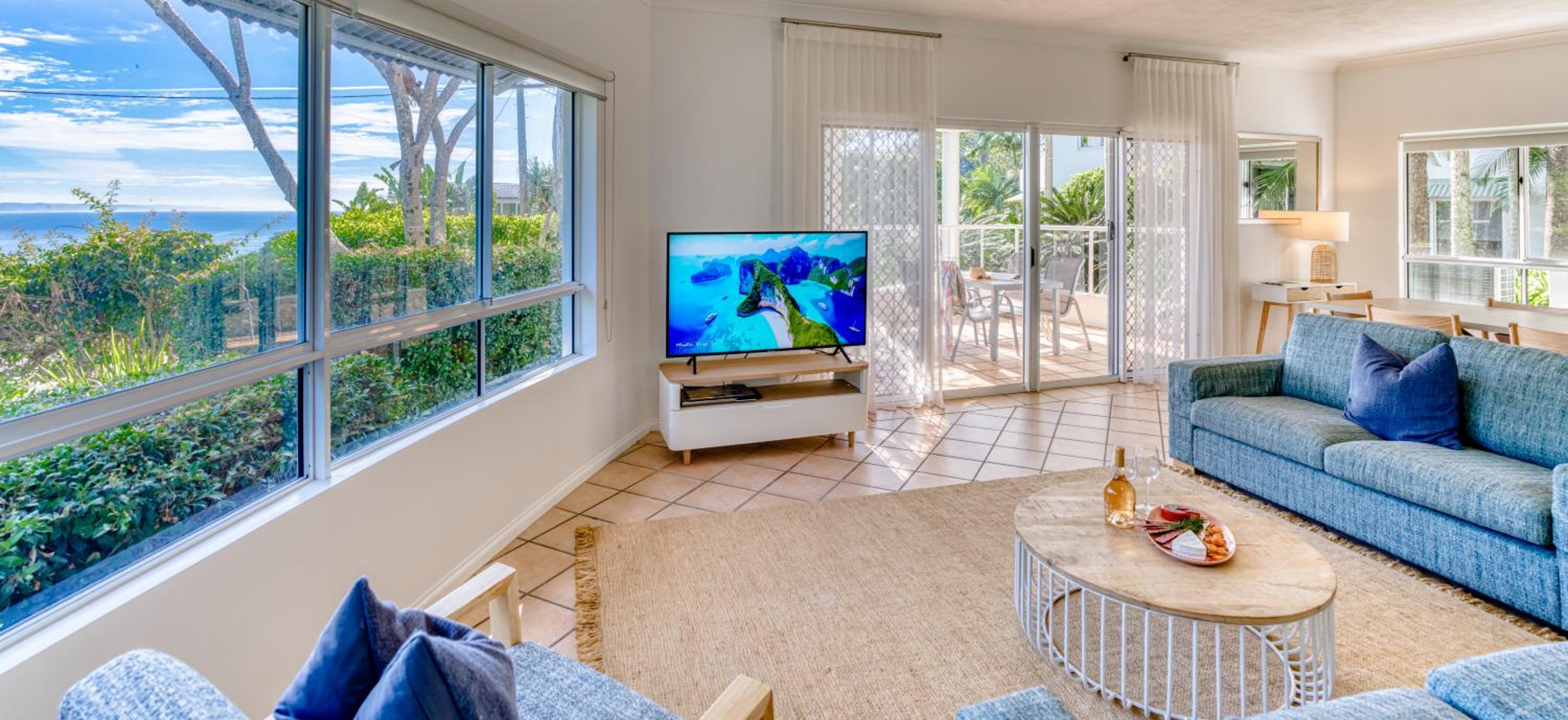 Two-Bedroom Classic Apartment with Garden View photo 2