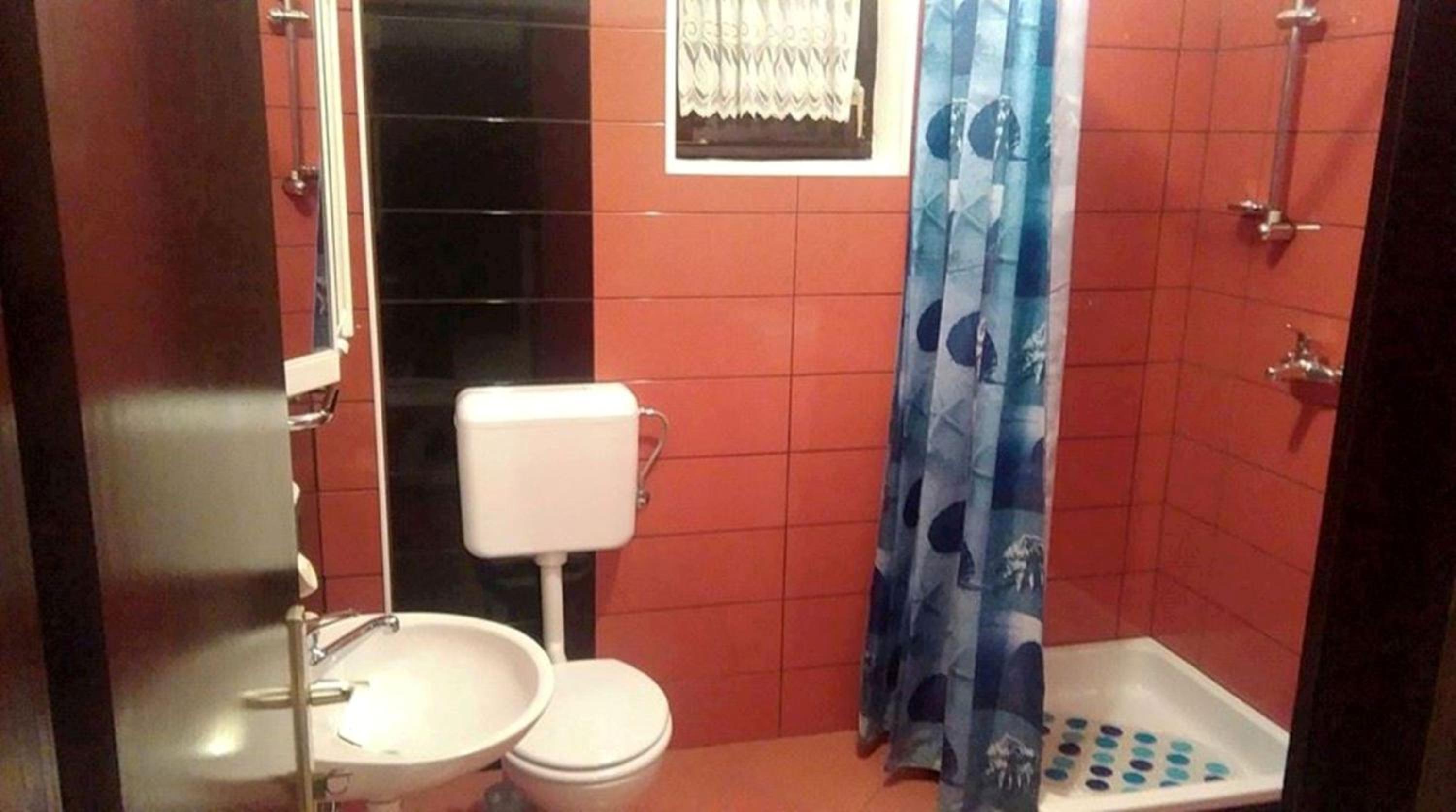 One-Bedroom Apartment - Ground Floor - Photo 8