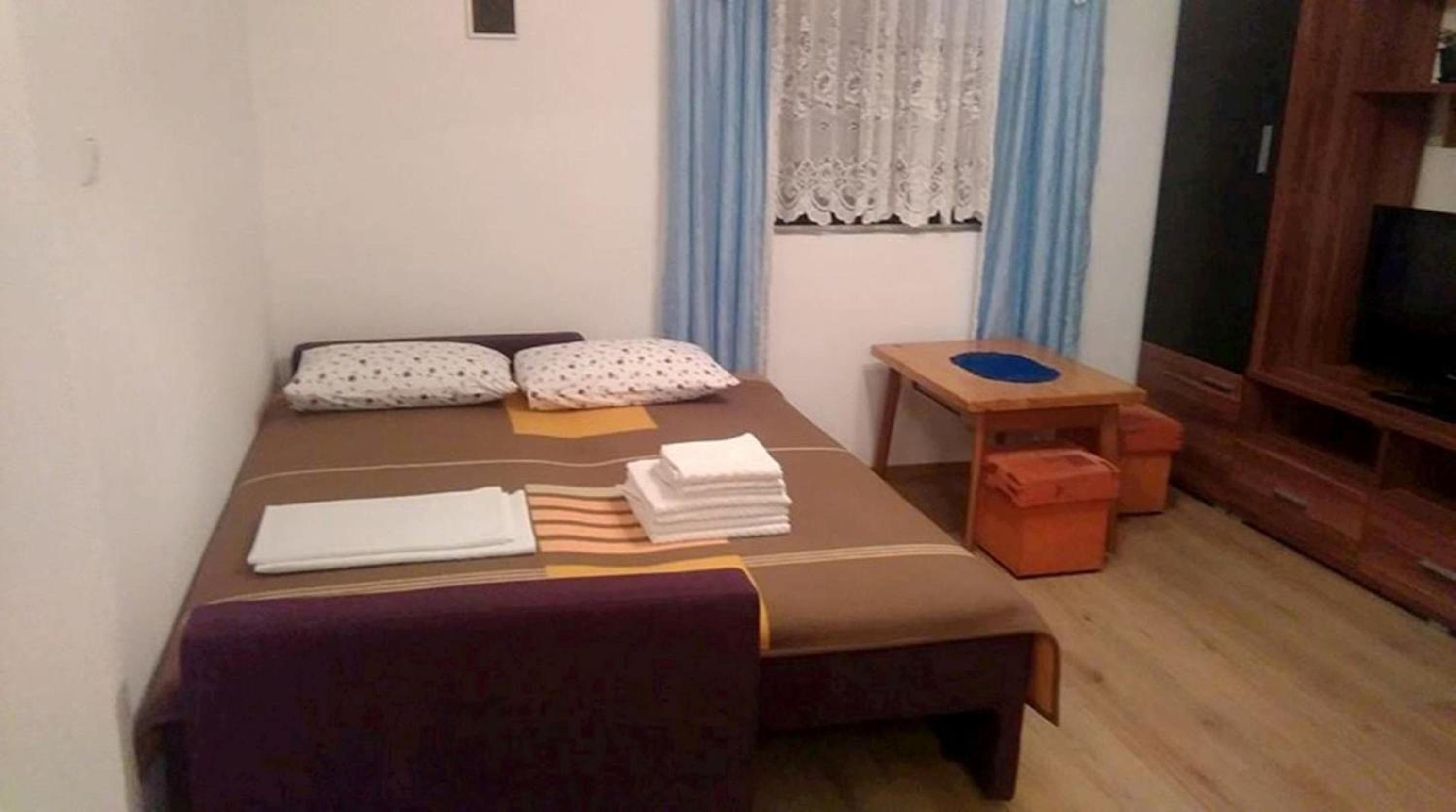 One-Bedroom Apartment - Ground Floor - Photo 4