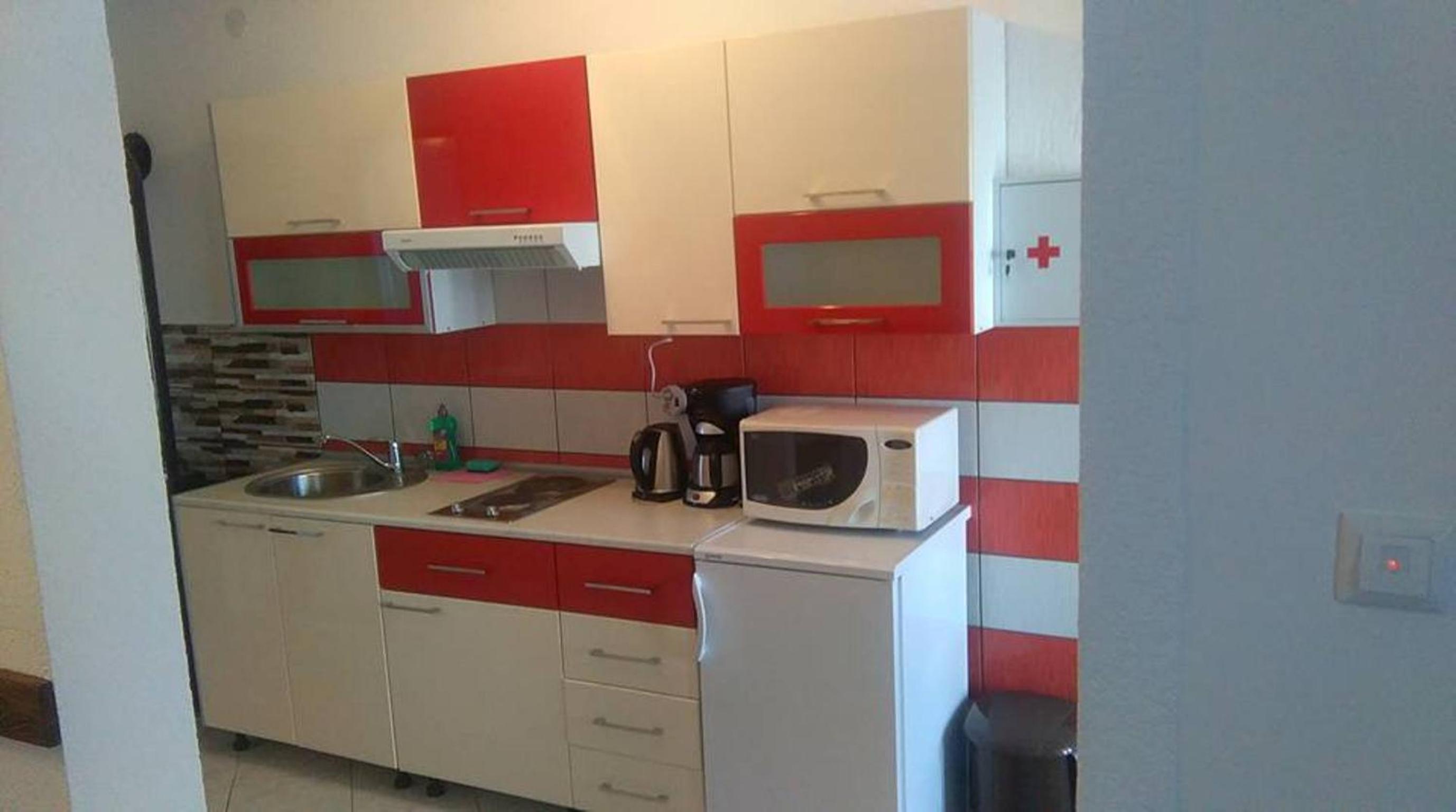 One-Bedroom Apartment - Ground Floor - Photo 2