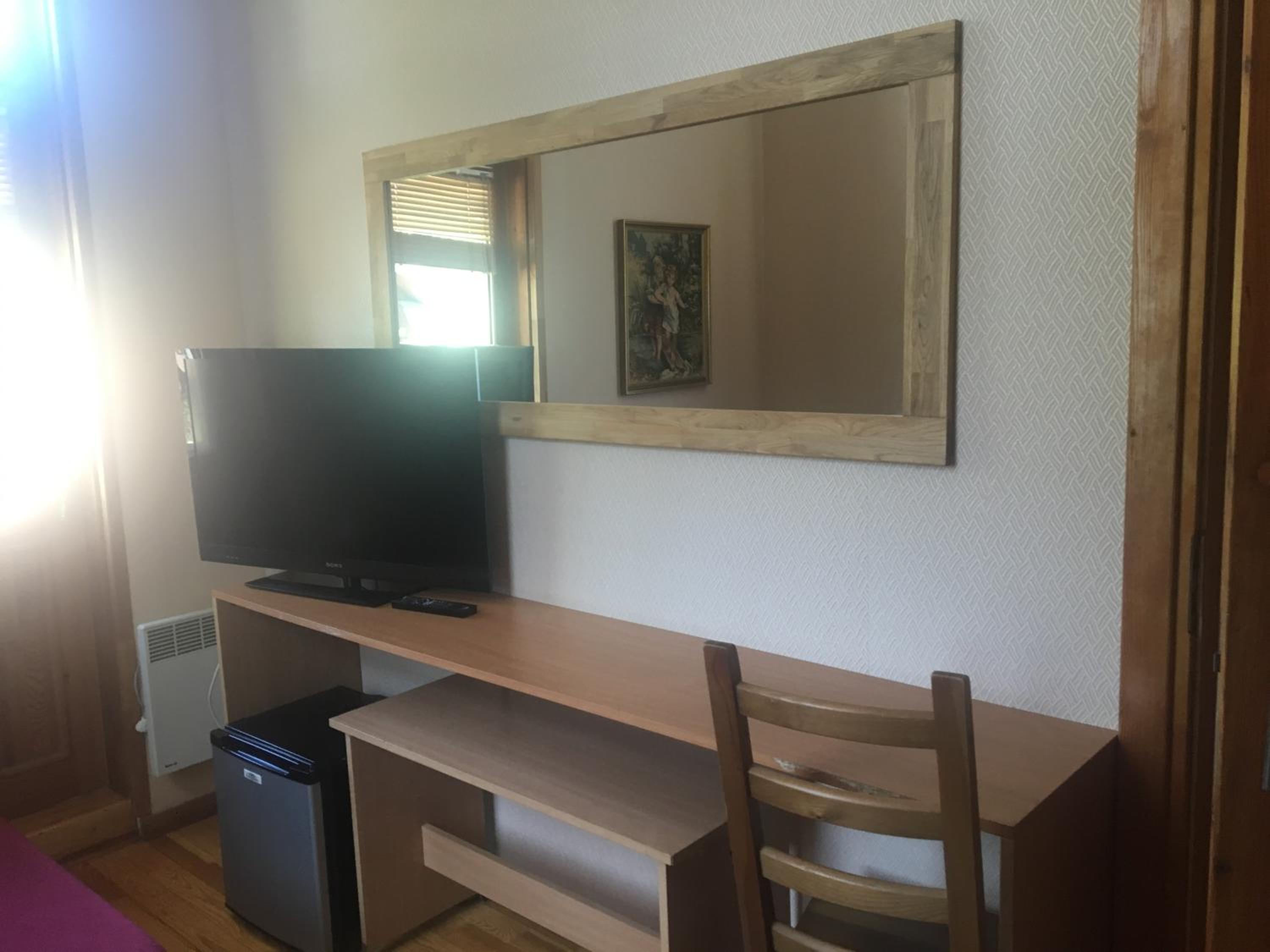 Family Room with Balcony photo 2