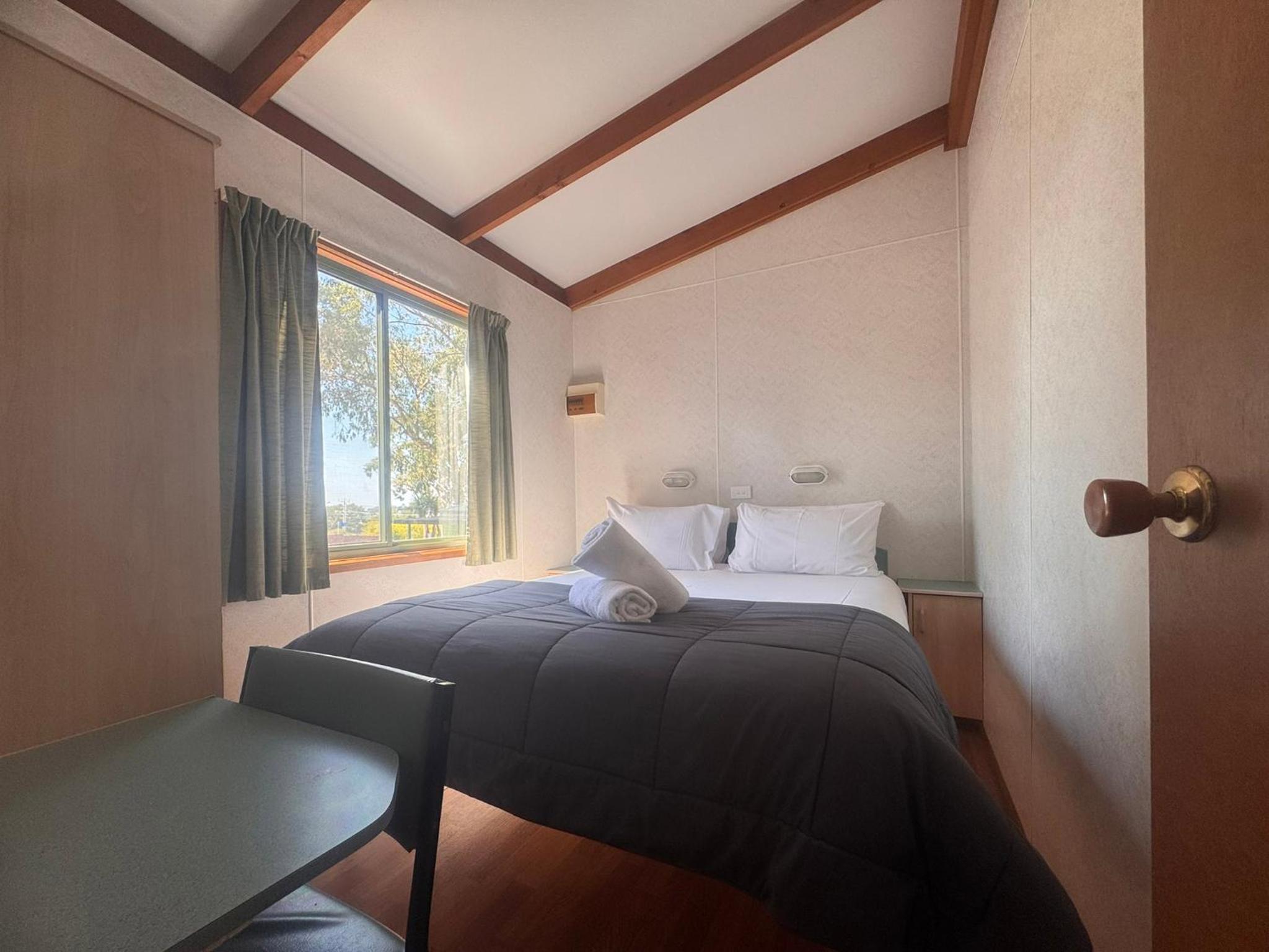 Standard Cabin (Sleeps 5)