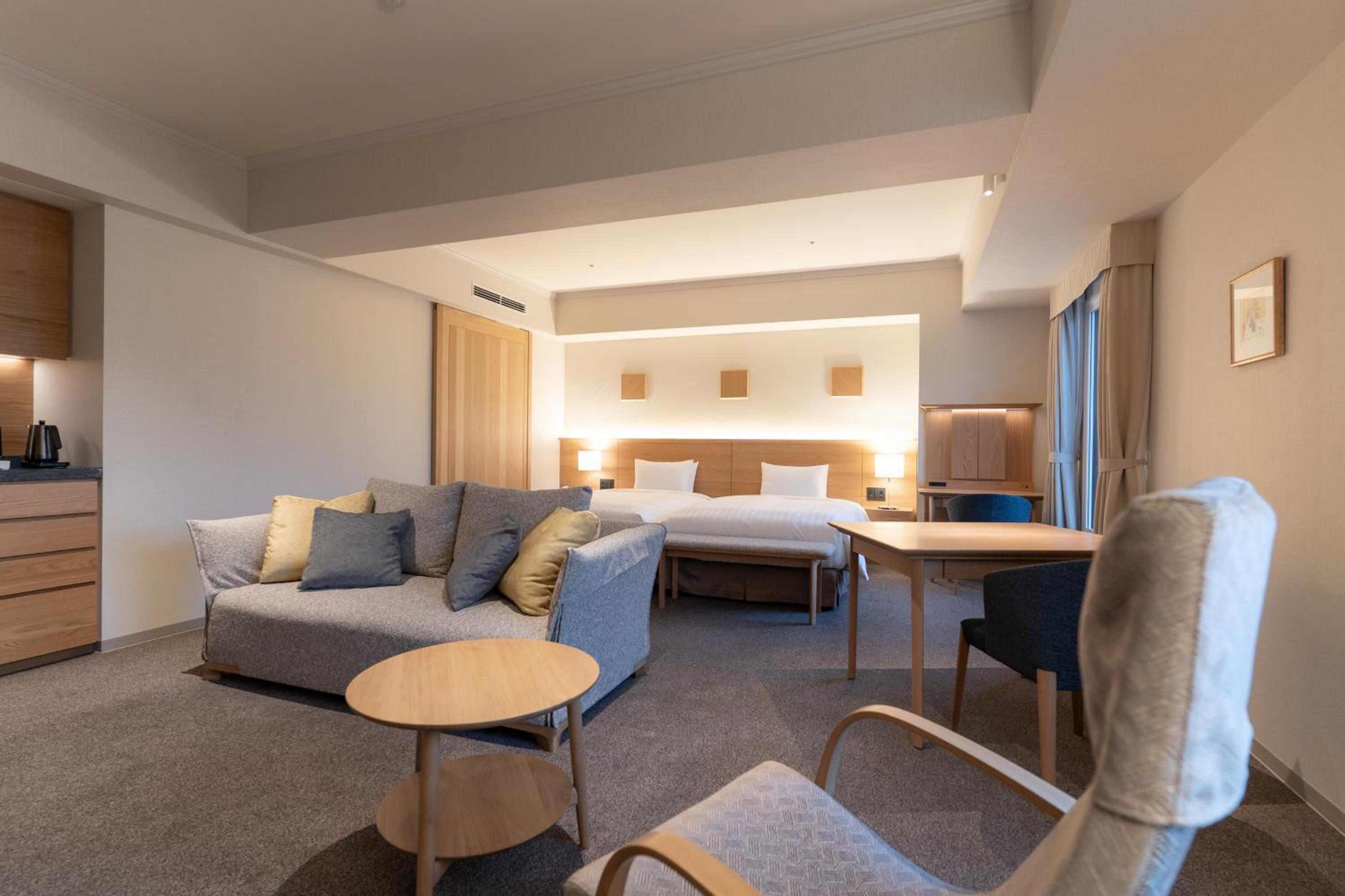 Authent Suite with Lounge Access-High Floor for 1Adult - Non-Smoking photo 2