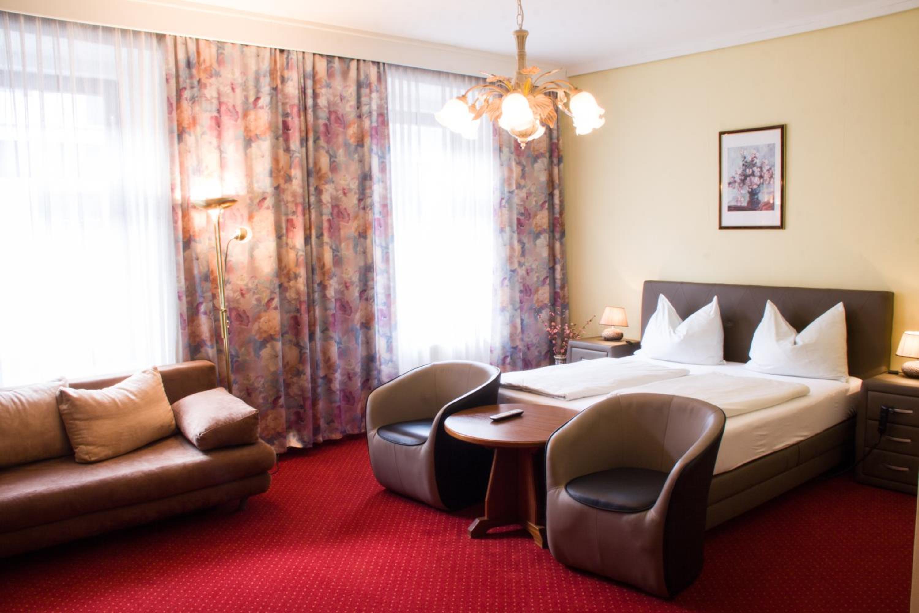 Double Room - Photo 8