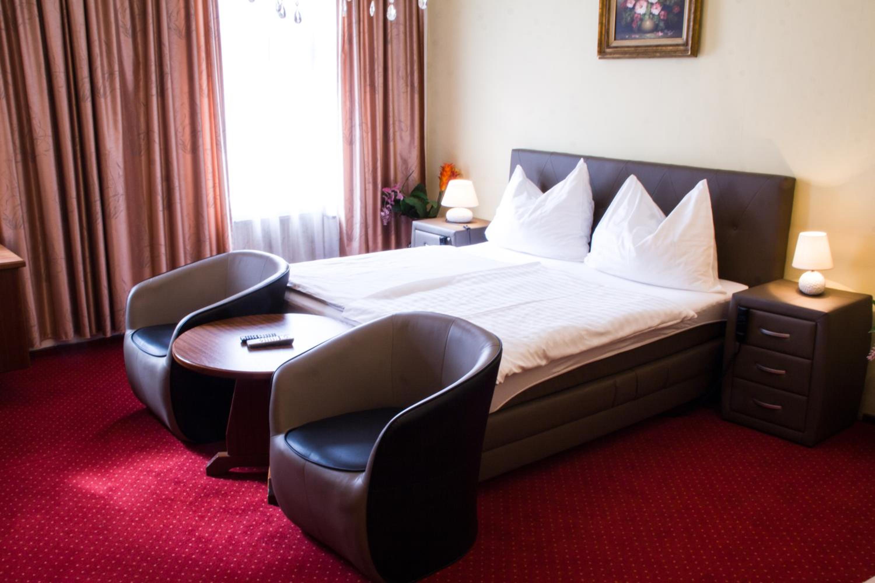 Double Room - Photo 4