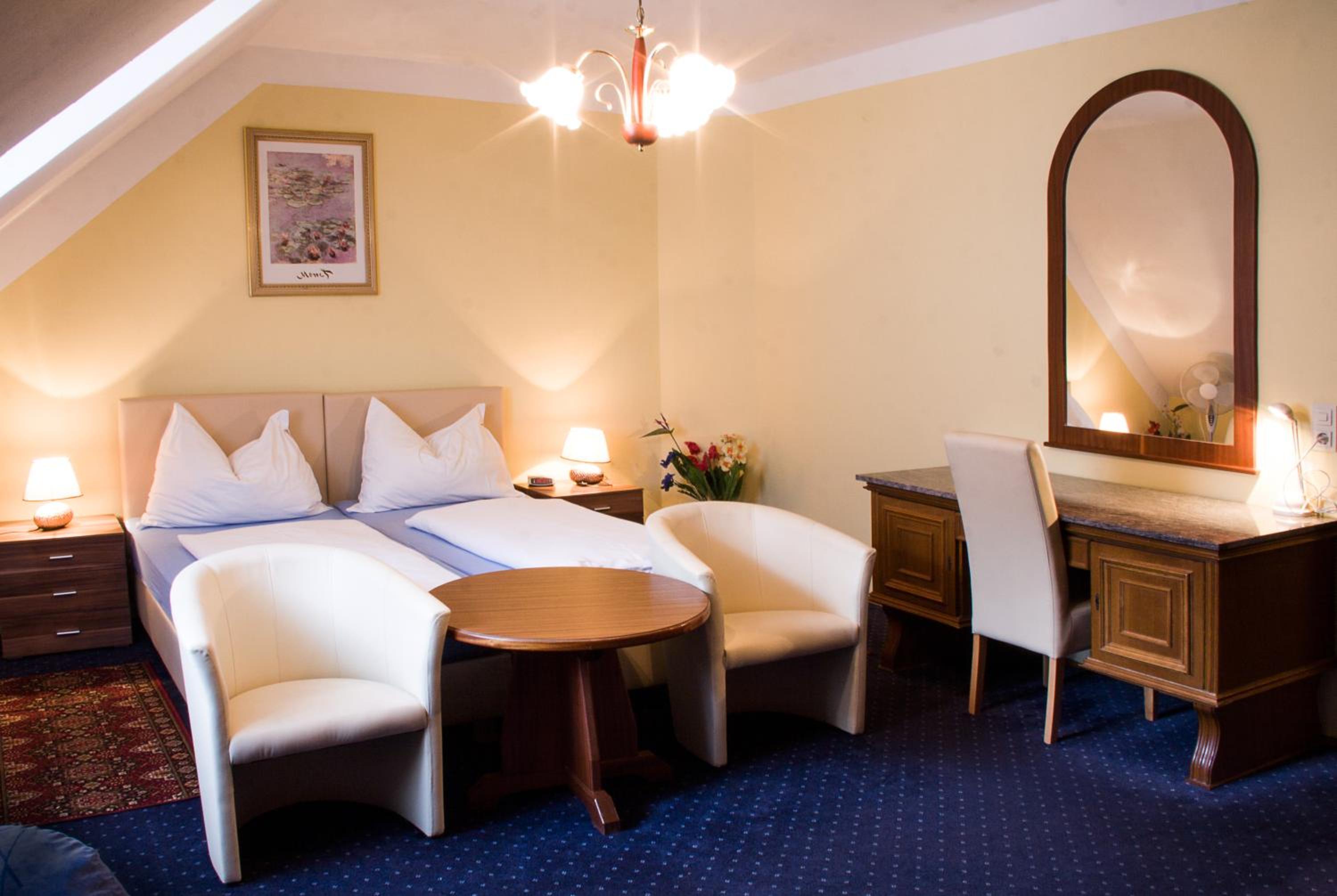 Double Room - Photo 2