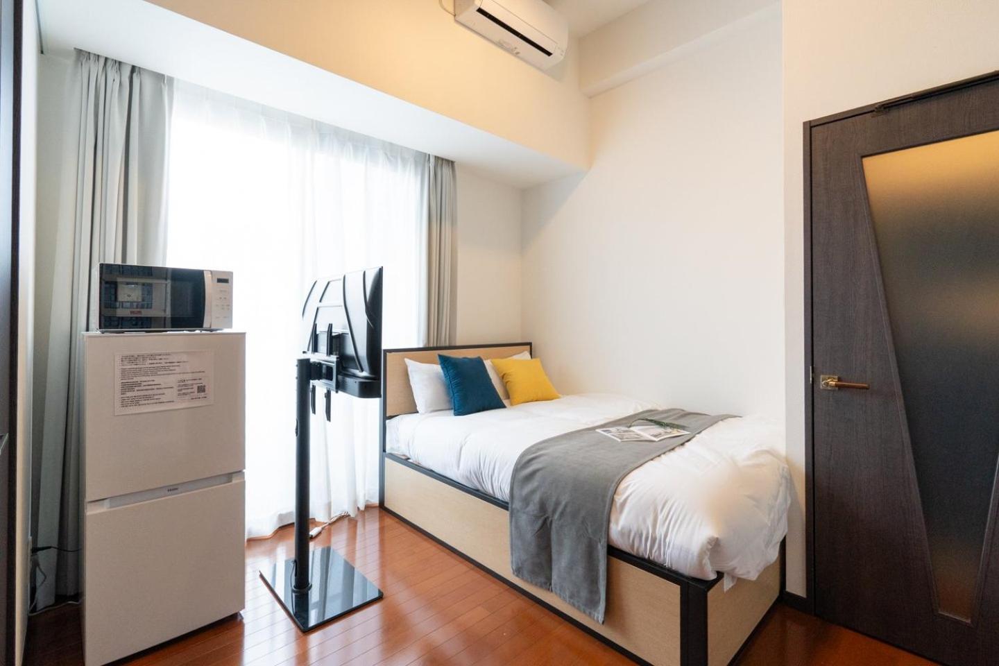 One-Bedroom Apartment with Balcony photo 2
